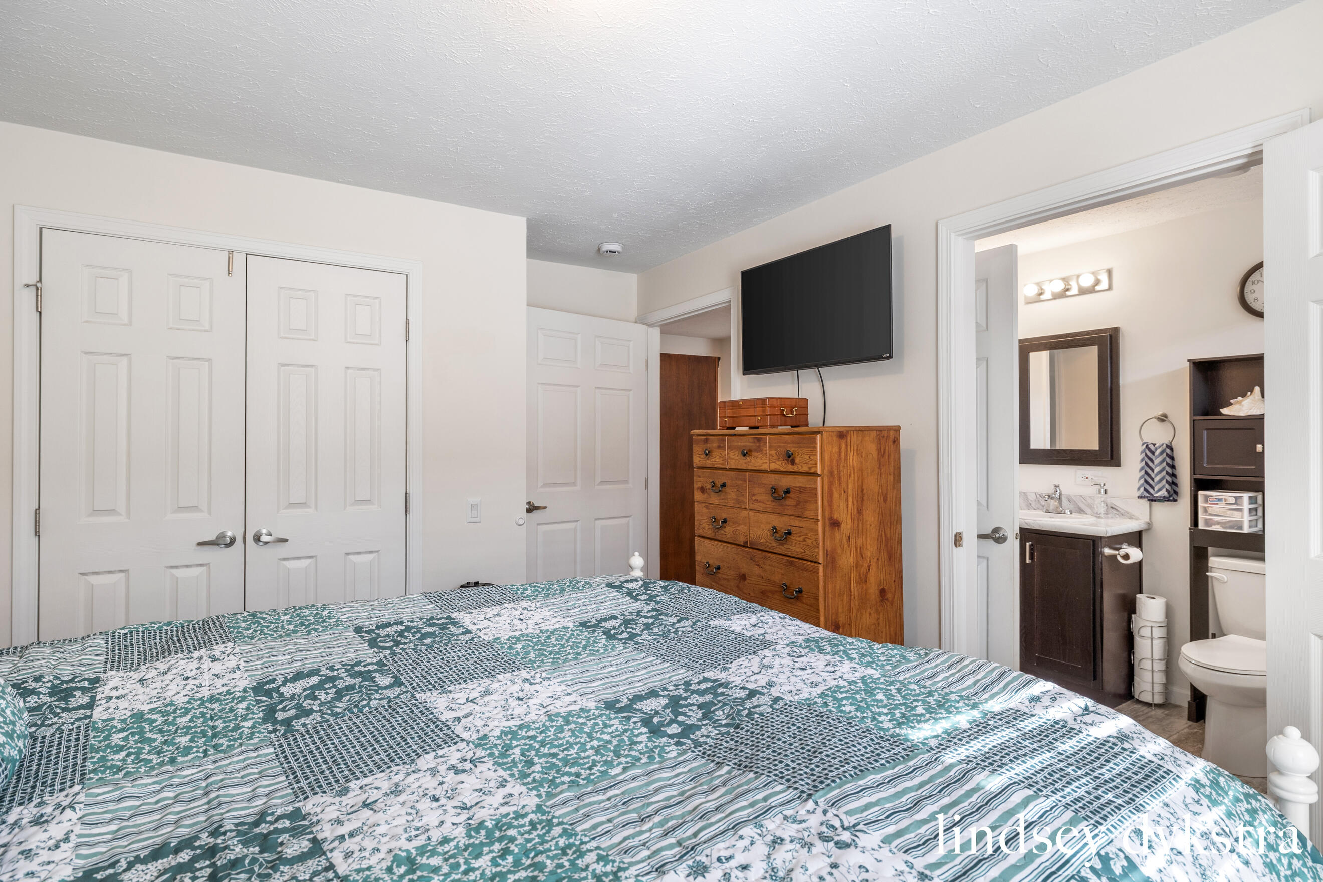 5231 Woodberry Lane Holland MI 49423