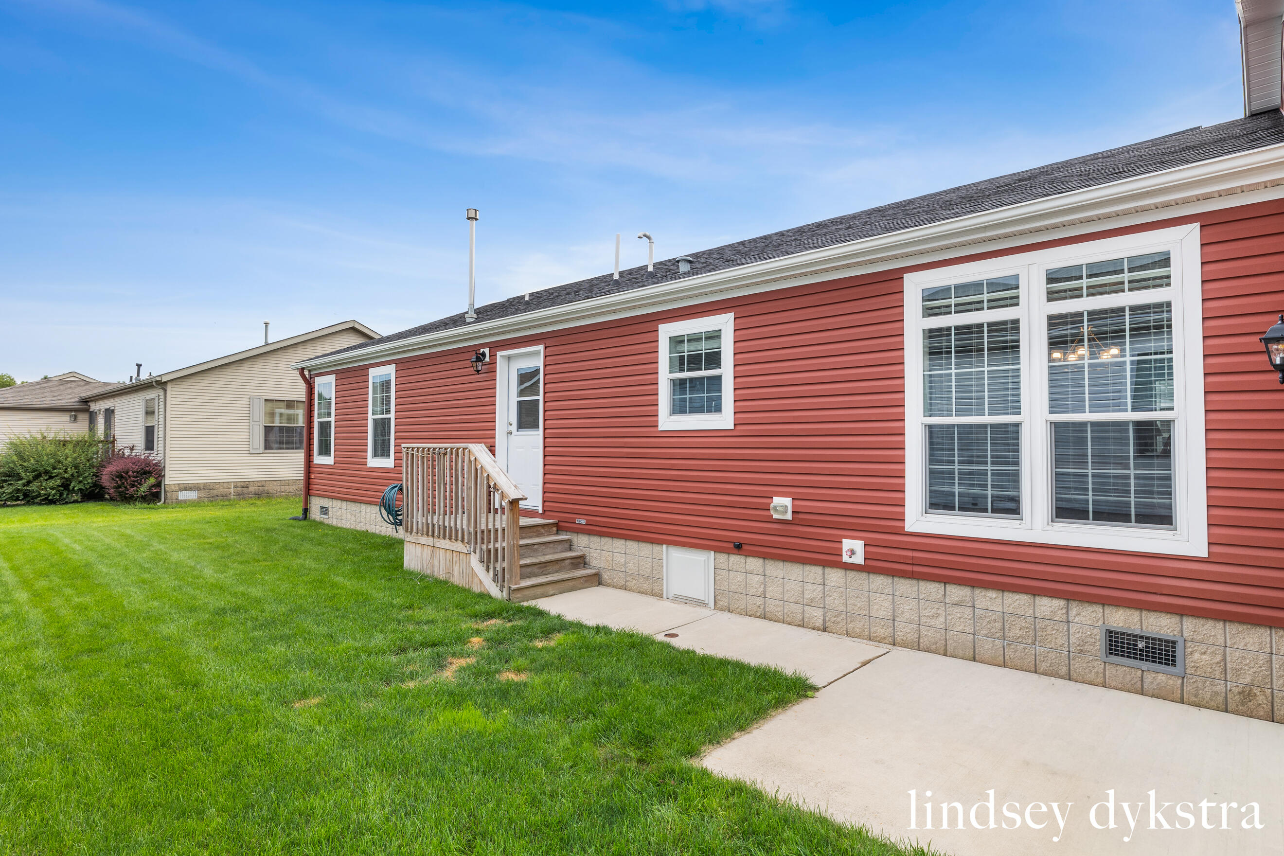 5231 Woodberry Lane Holland MI 49423