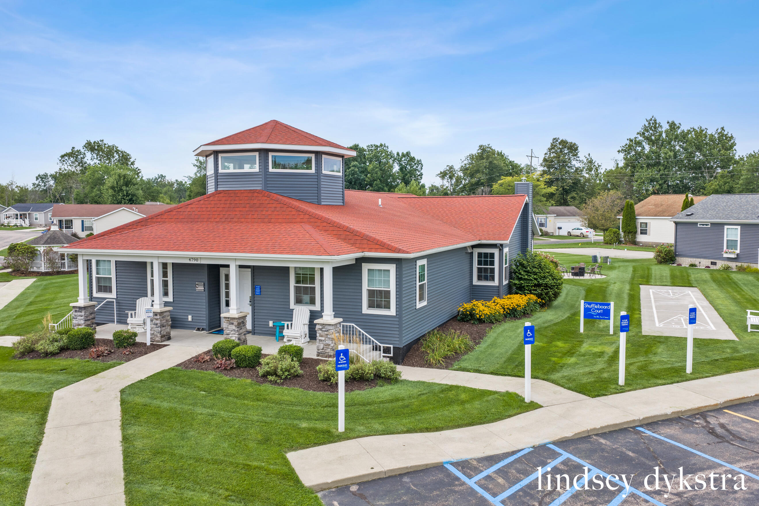 5231 Woodberry Lane Holland MI 49423