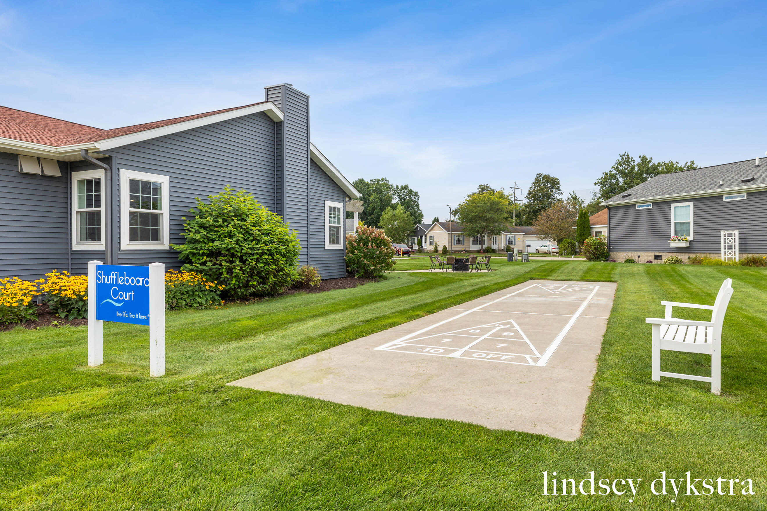 5231 Woodberry Lane Holland MI 49423