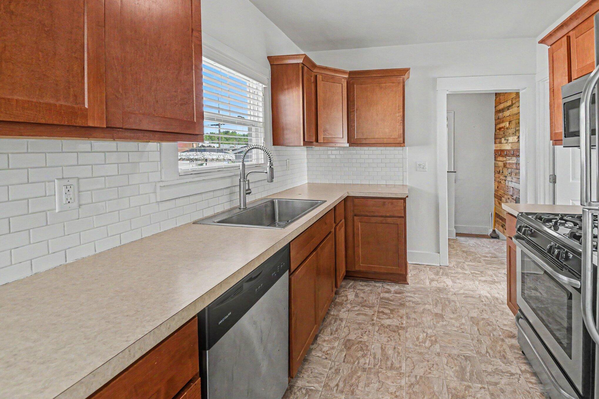 735 Eleanor Street NE Grand Rapids MI 49505
