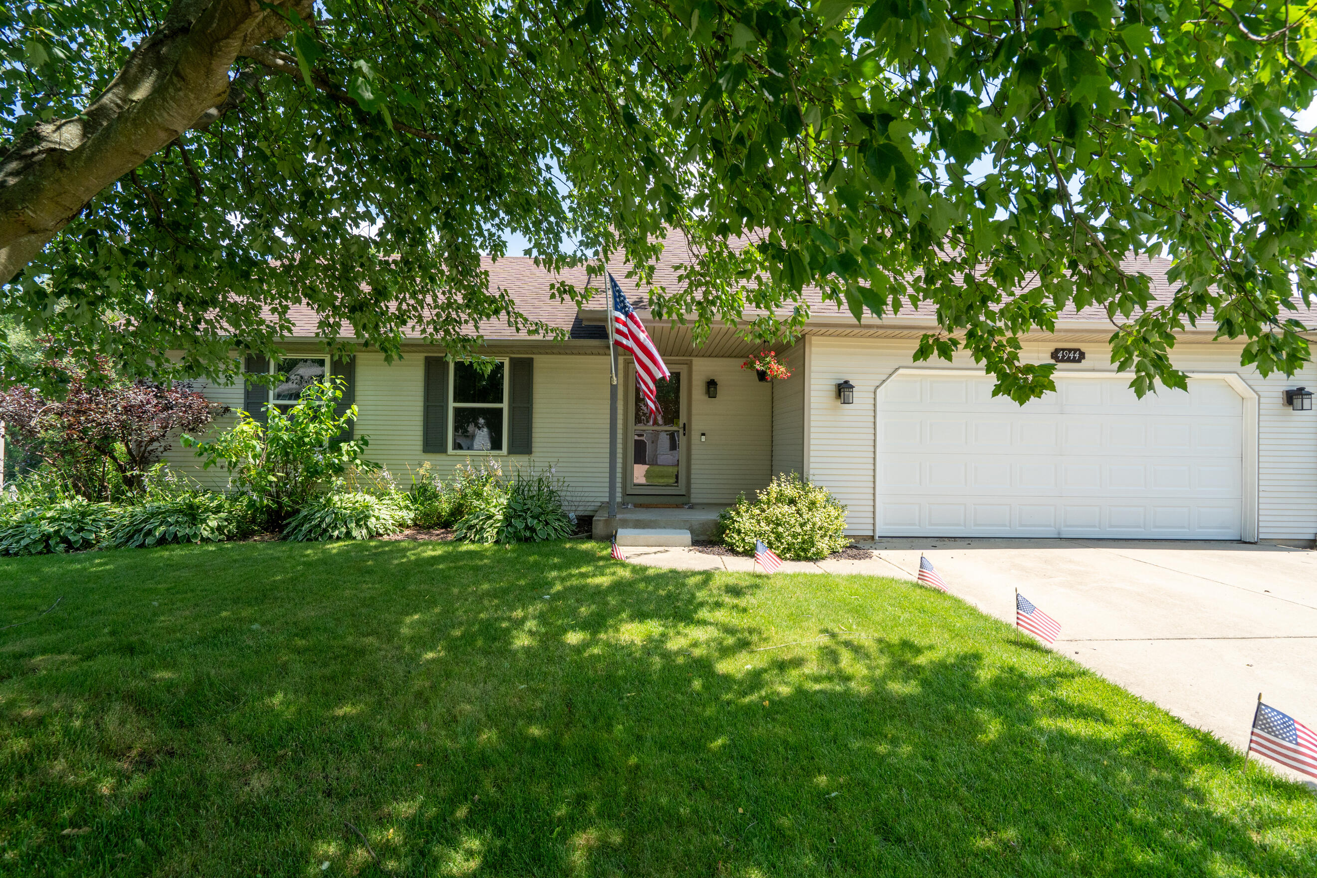 4944 Black Oak Lane Kalamazoo MI 49004