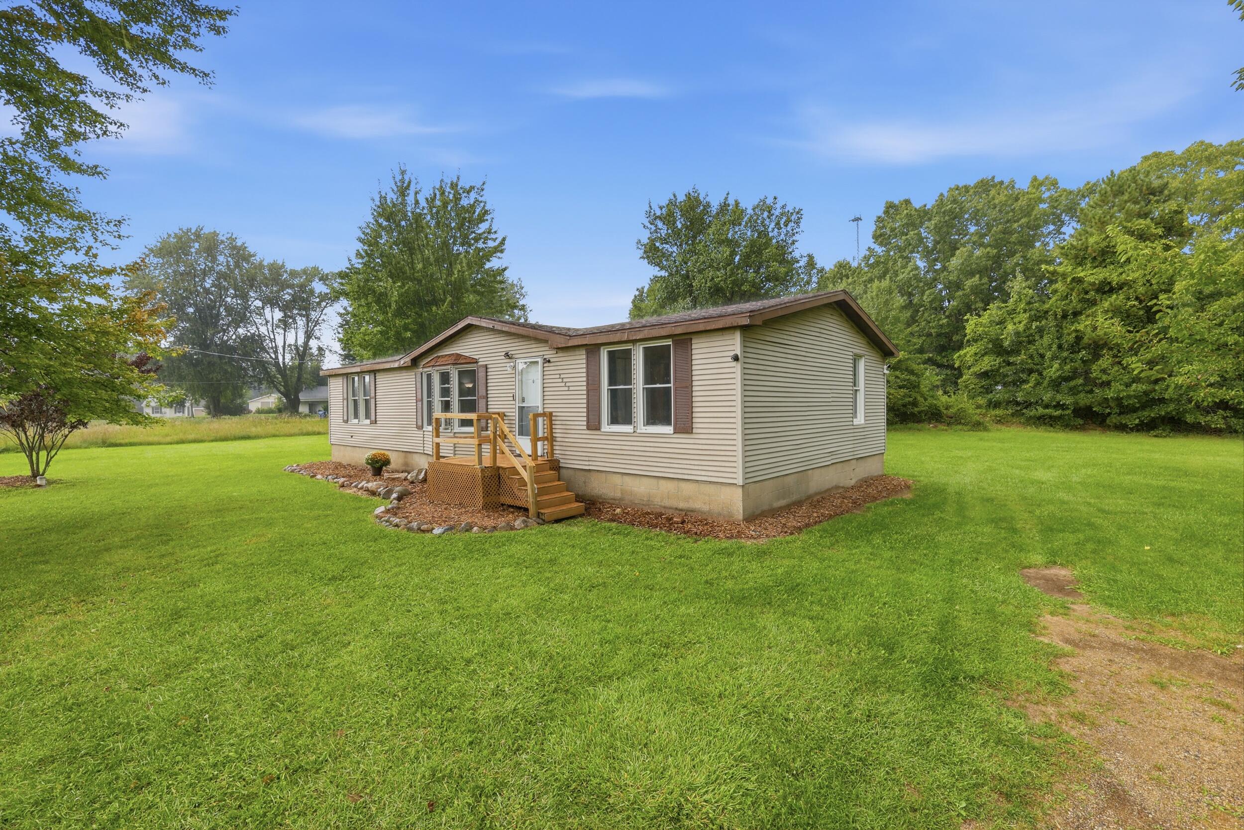 9949 10 Mile Road NE Rockford MI 49341