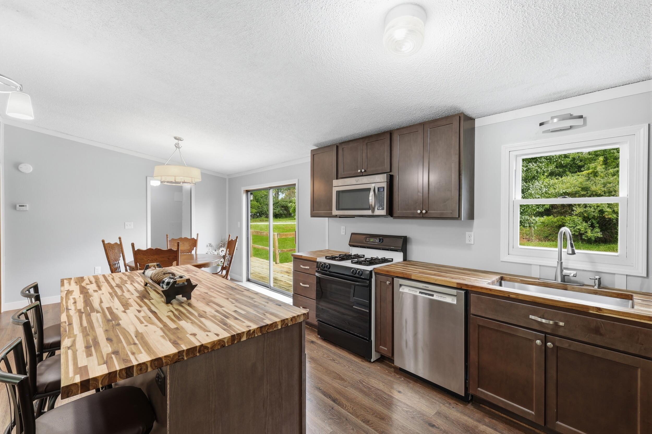9949 10 Mile Road NE Rockford MI 49341