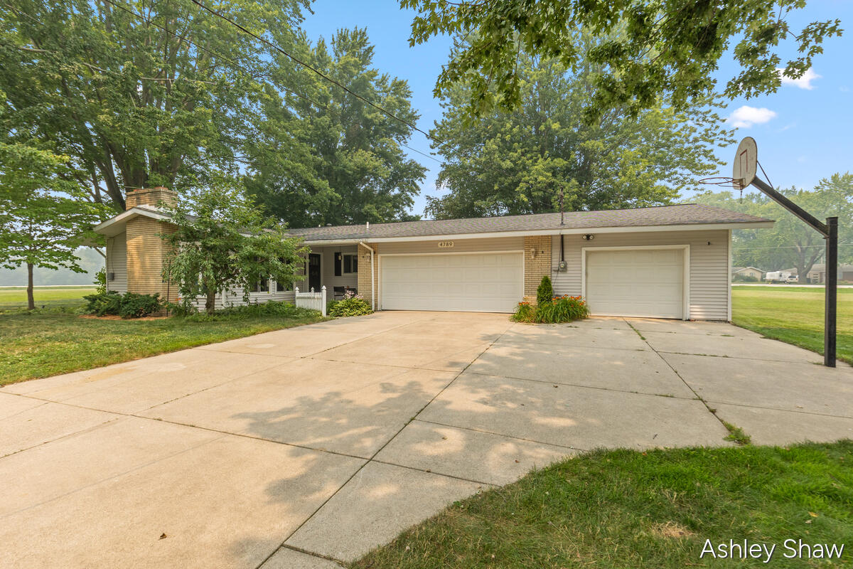 4789 Pleasant Road Hamilton MI 49419