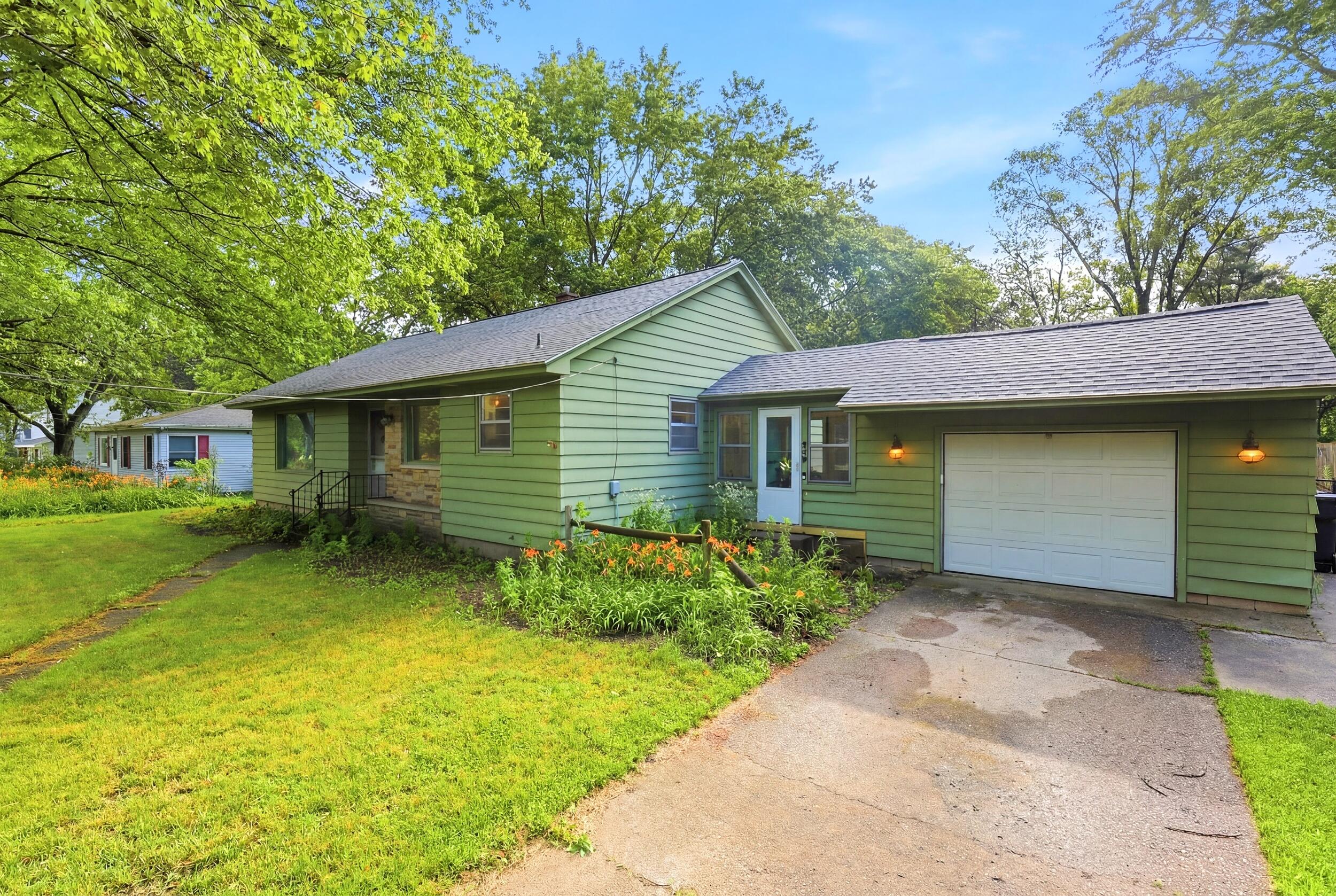 719 Aster Avenue Holland MI 49423