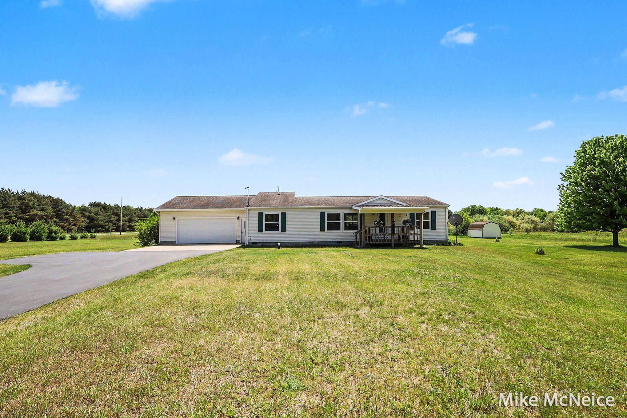 2079 W Mcmillan Road Muskegon MI 49445