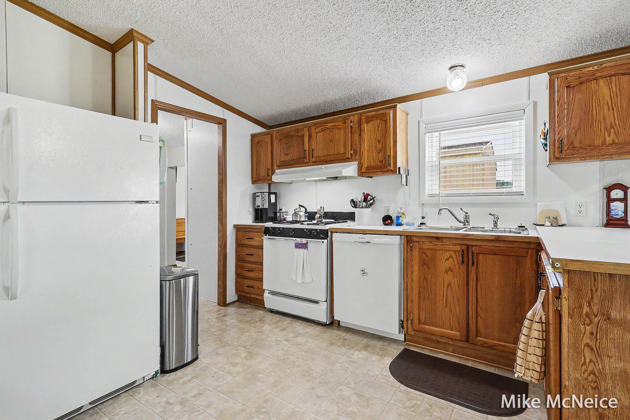 2079 W Mcmillan Road Muskegon MI 49445
