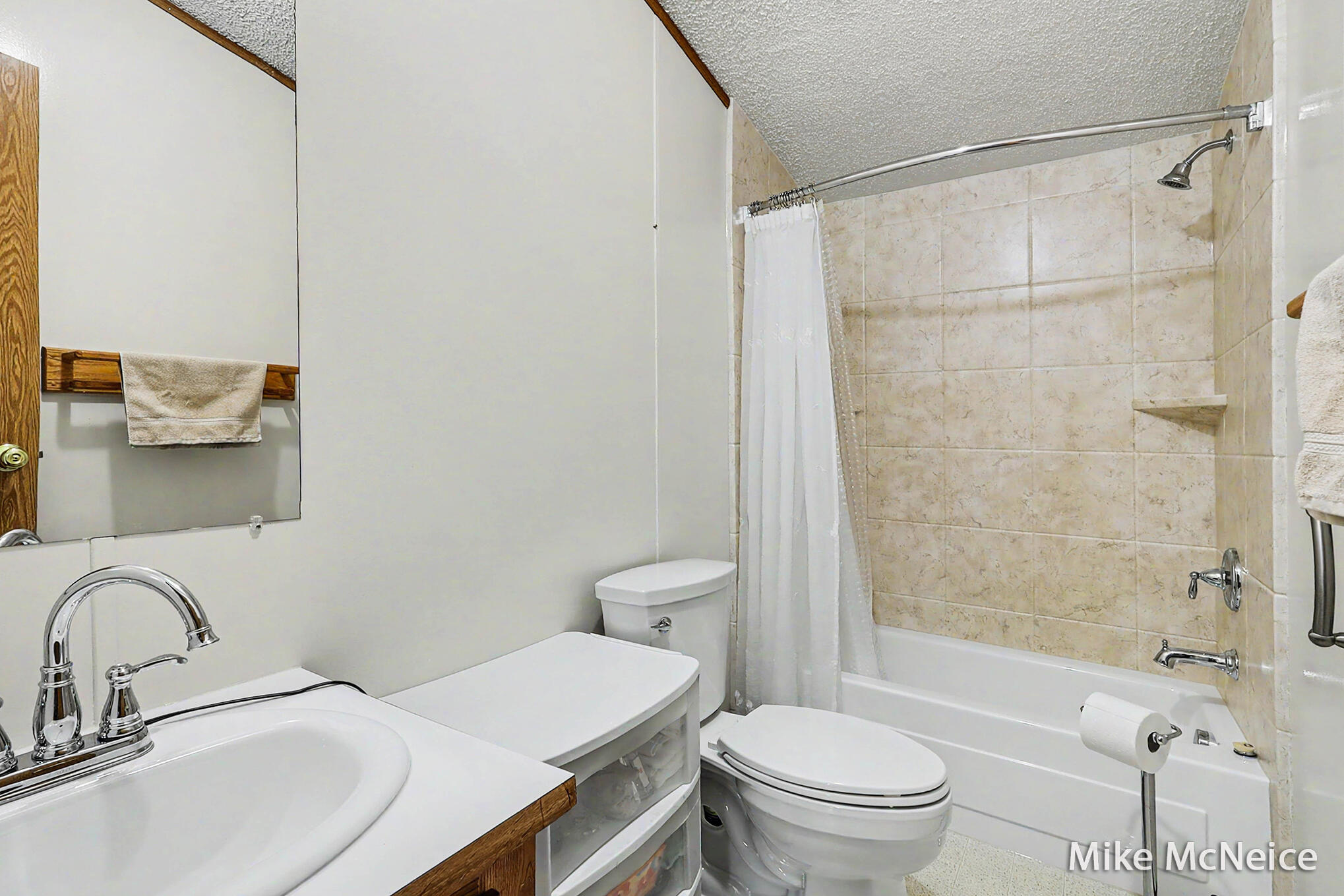 2079 W Mcmillan Road Muskegon MI 49445