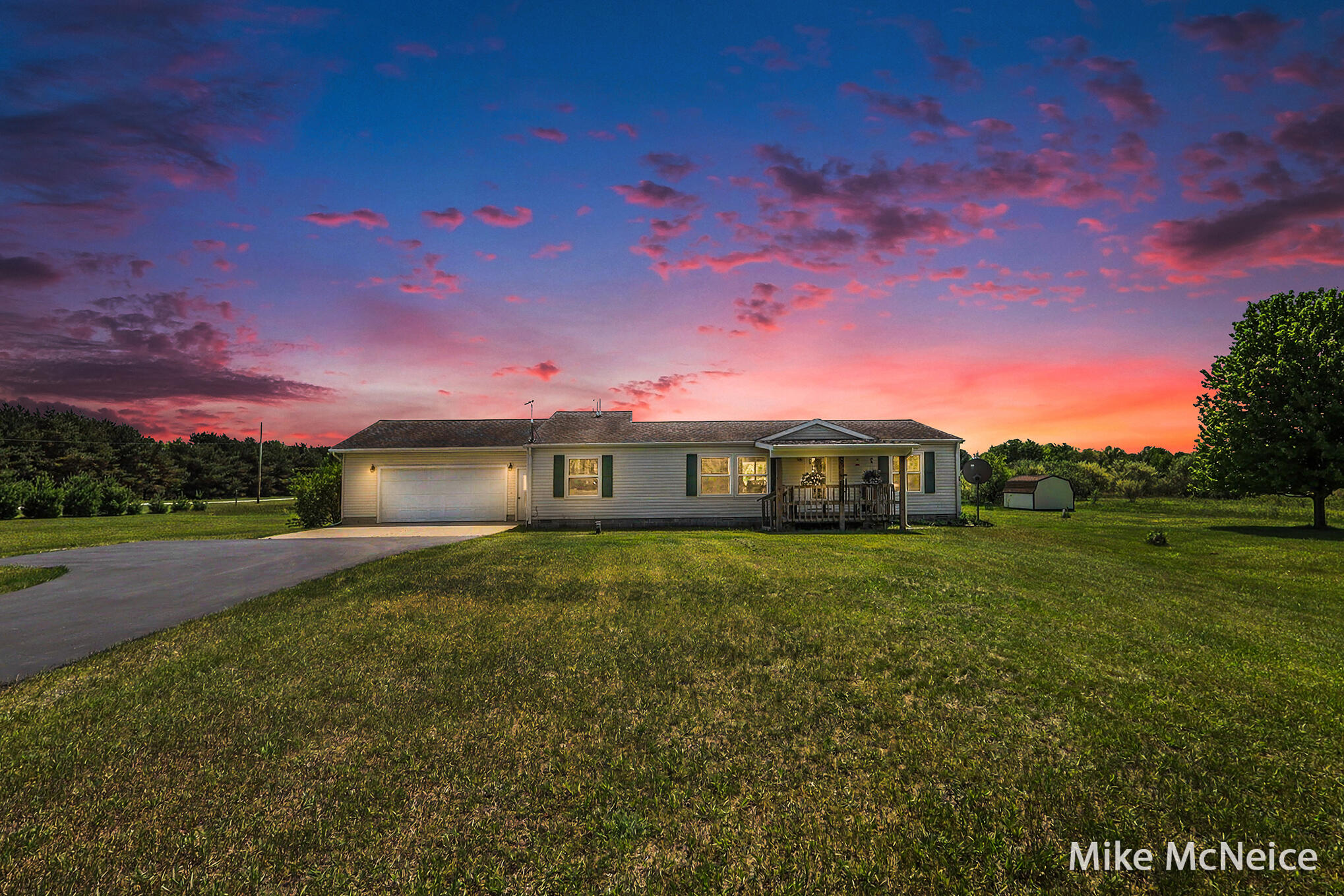 2079 W Mcmillan Road Muskegon MI 49445