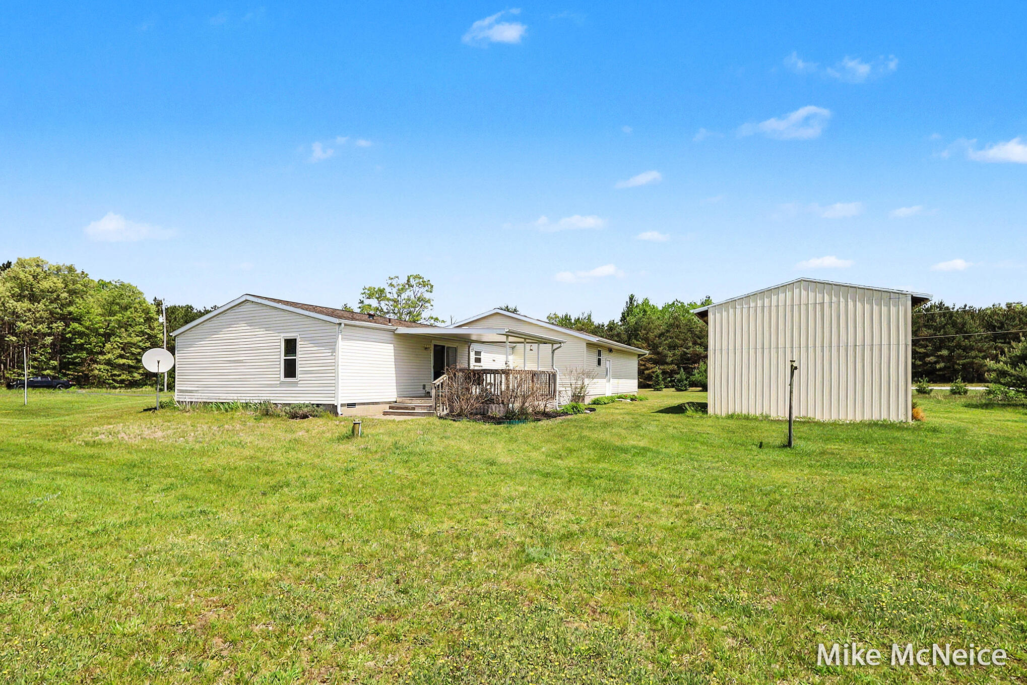 2079 W Mcmillan Road Muskegon MI 49445