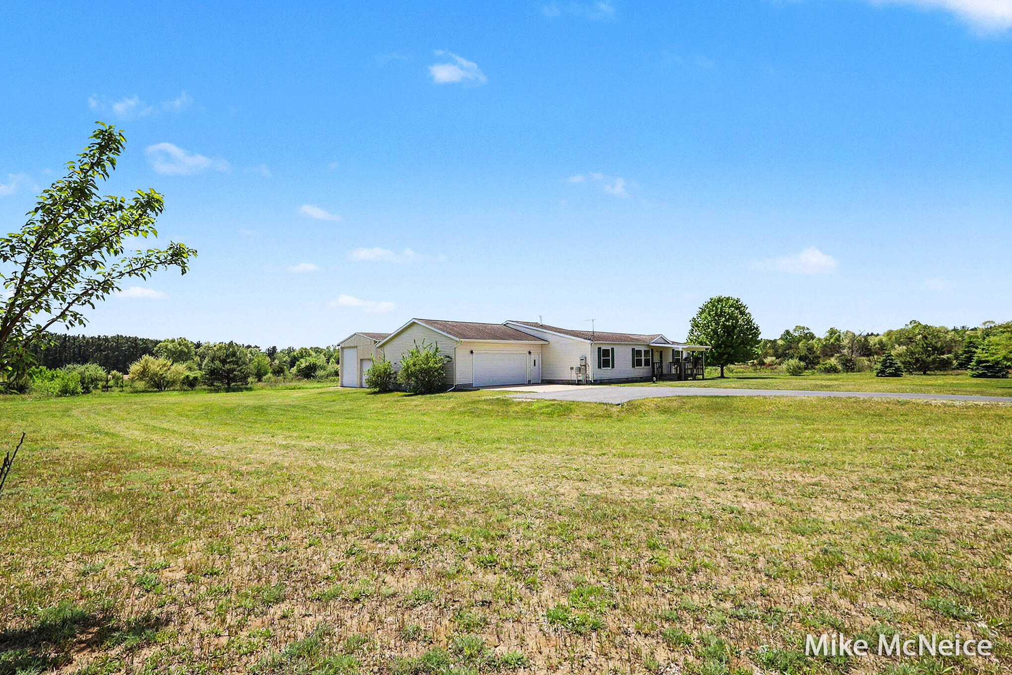 2079 W Mcmillan Road Muskegon MI 49445