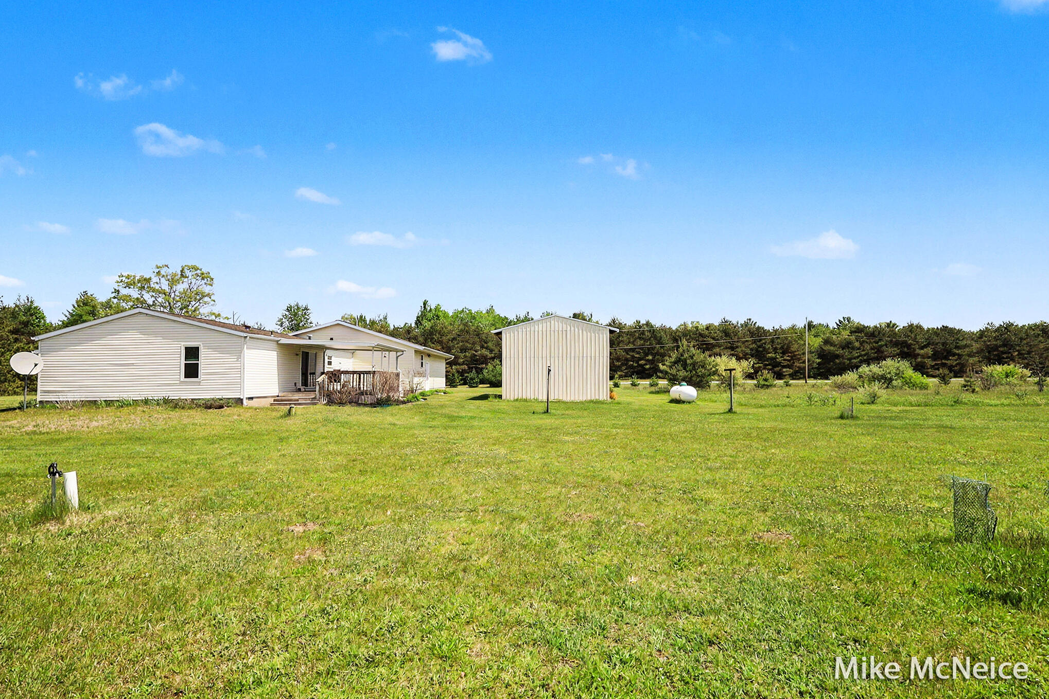 2079 W Mcmillan Road Muskegon MI 49445