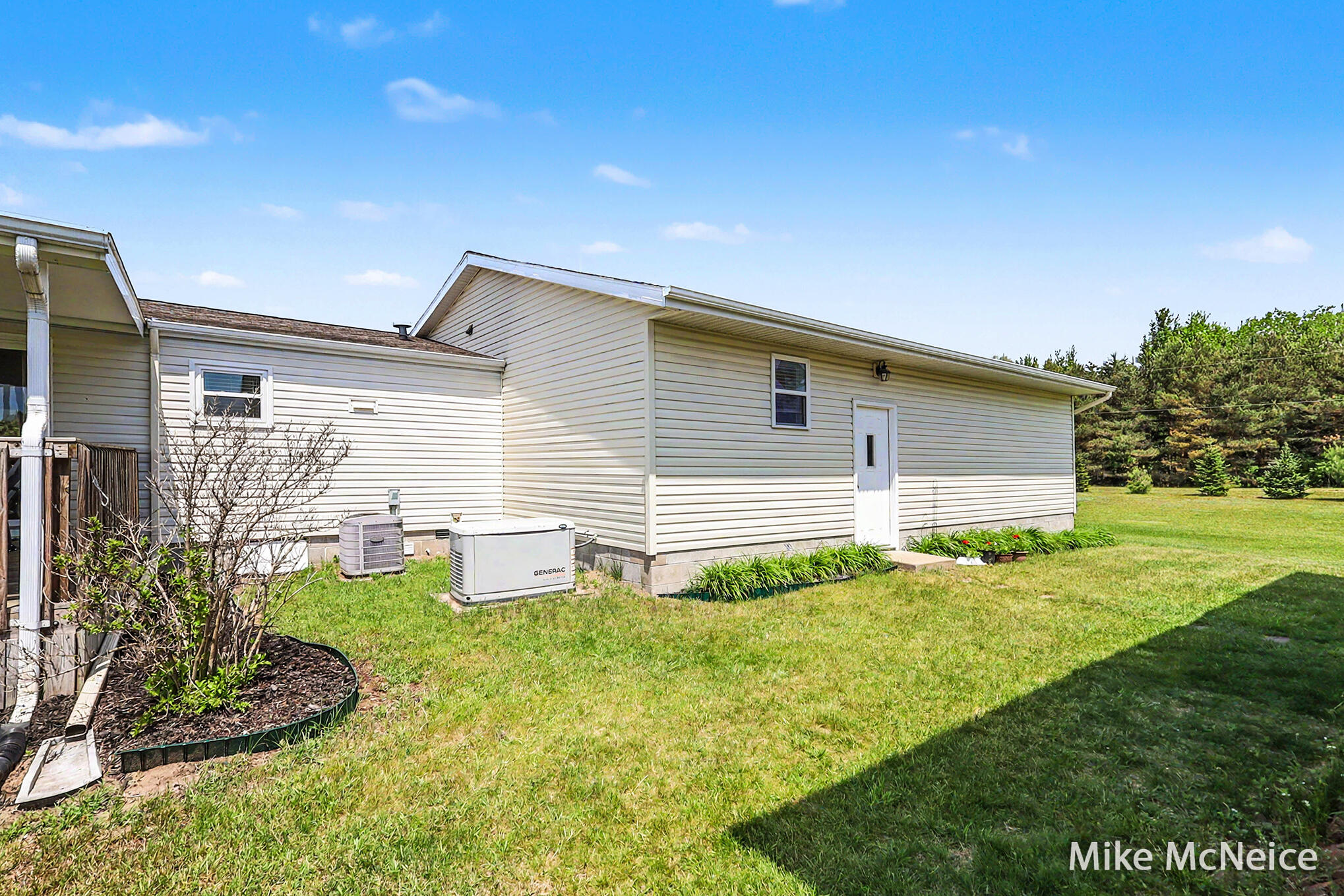 2079 W Mcmillan Road Muskegon MI 49445