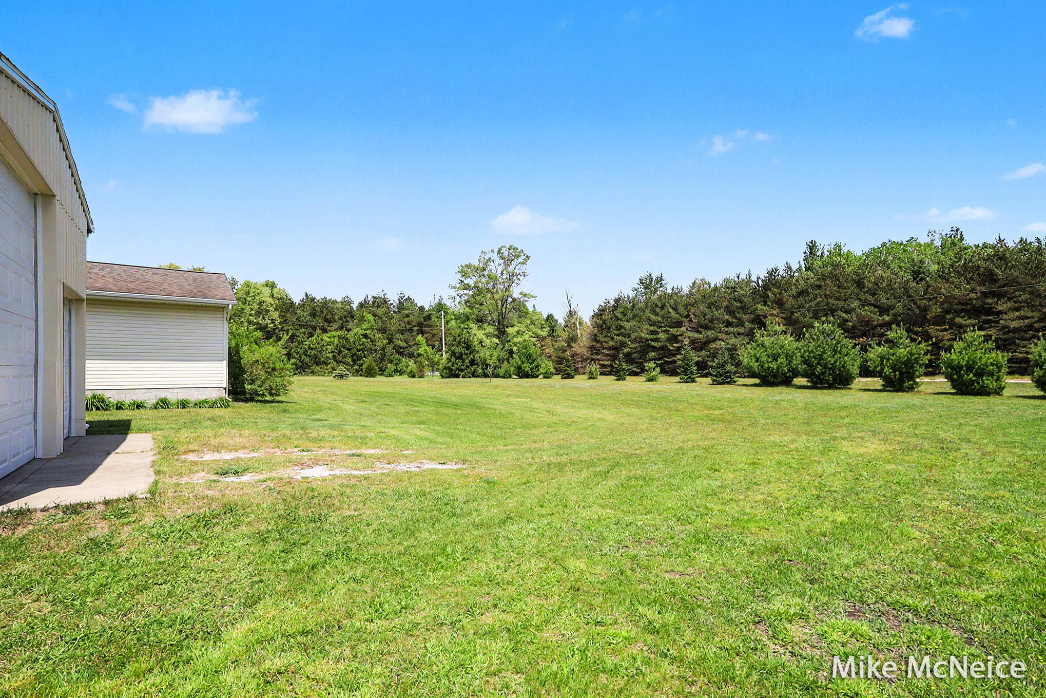 2079 W Mcmillan Road Muskegon MI 49445