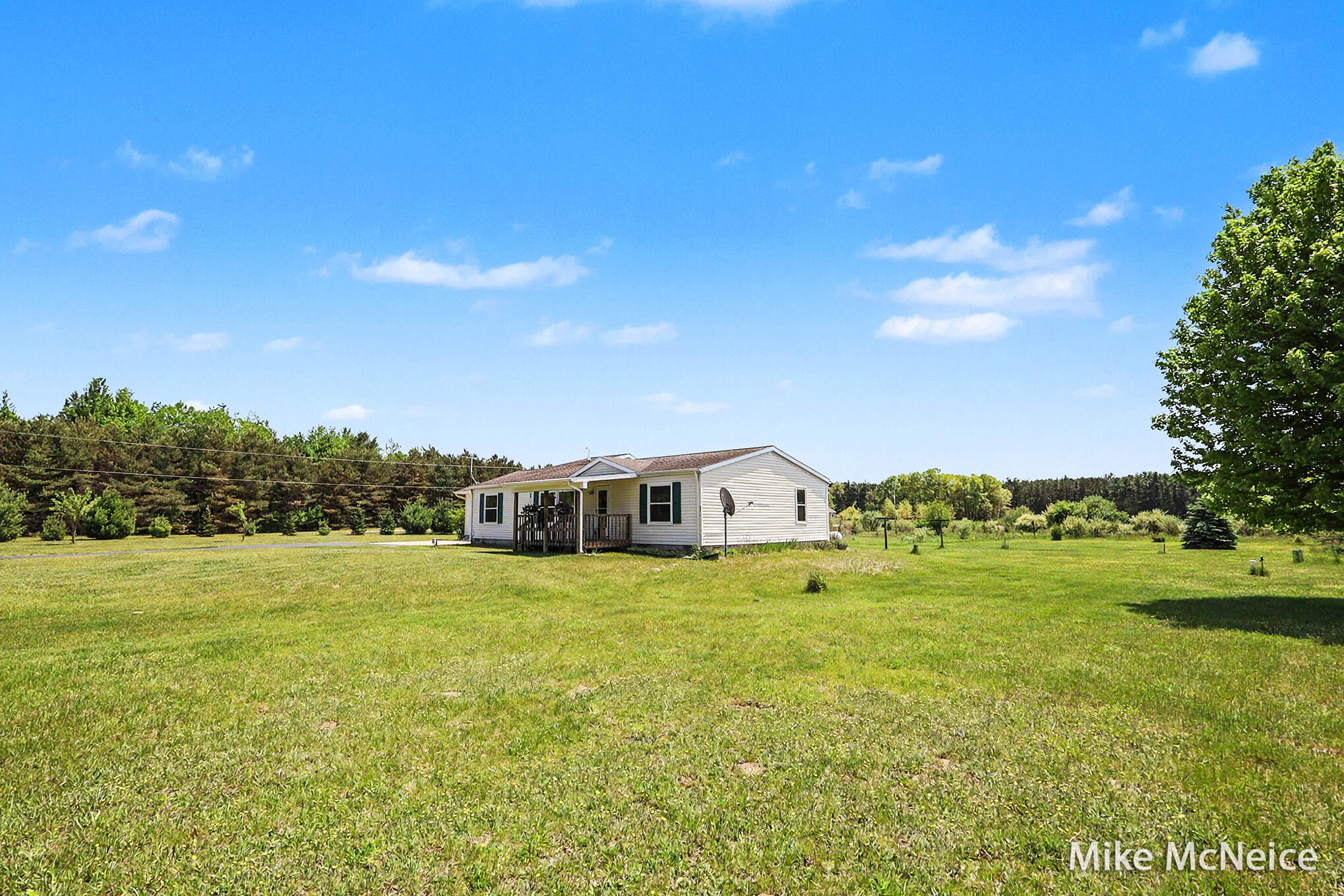 2079 W Mcmillan Road Muskegon MI 49445