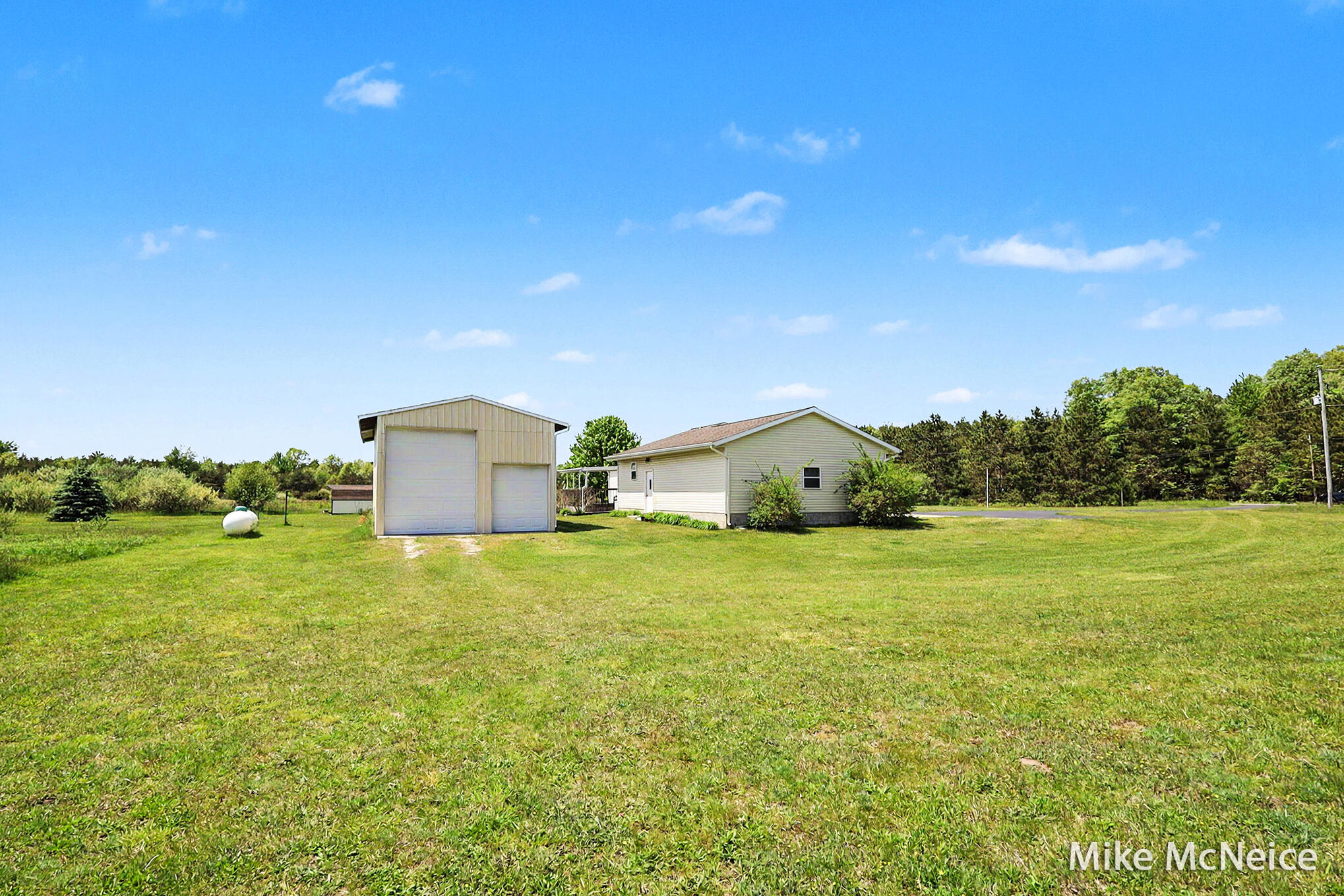 2079 W Mcmillan Road Muskegon MI 49445