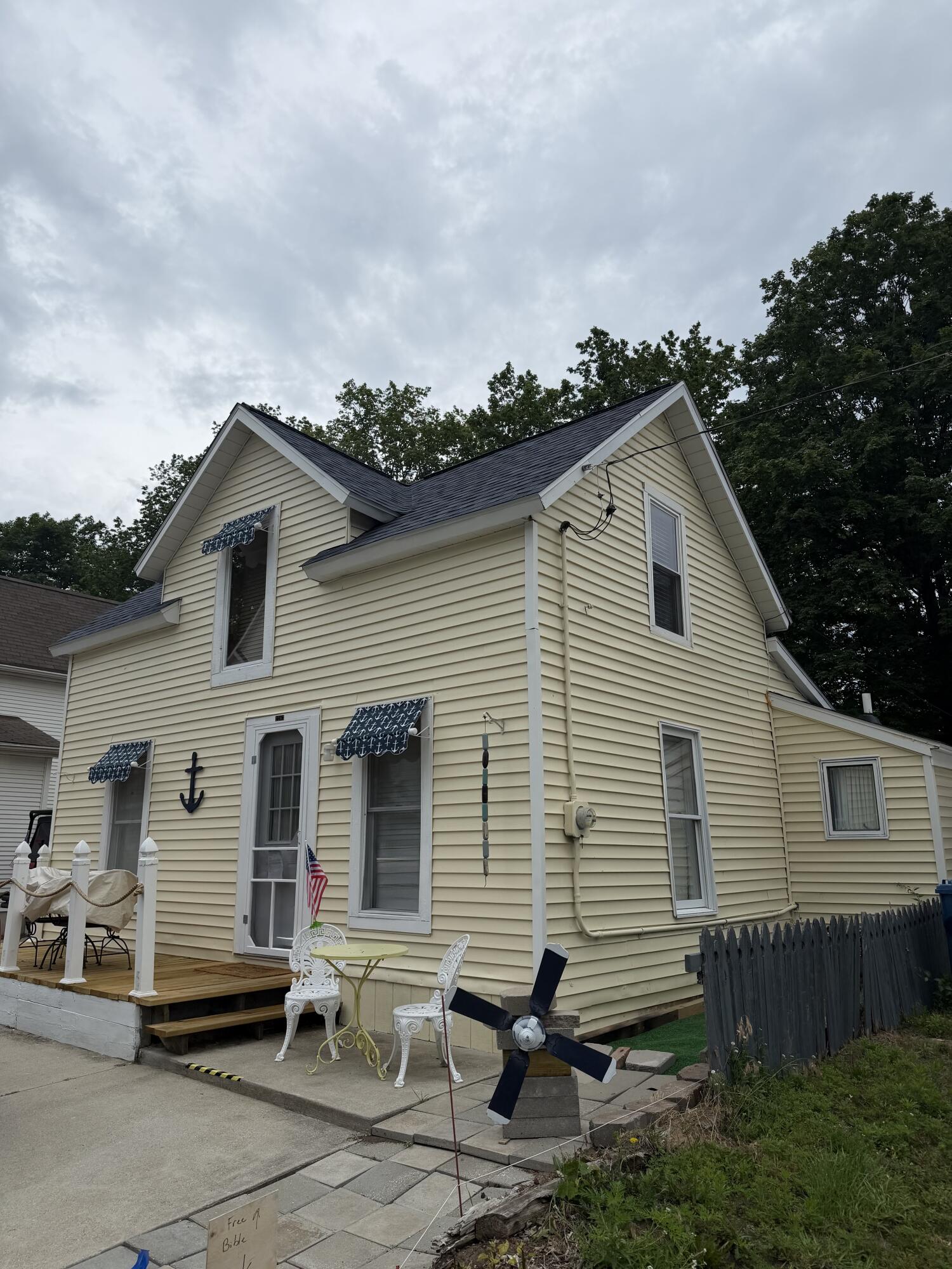 2243 1st Avenue Holland MI 49424