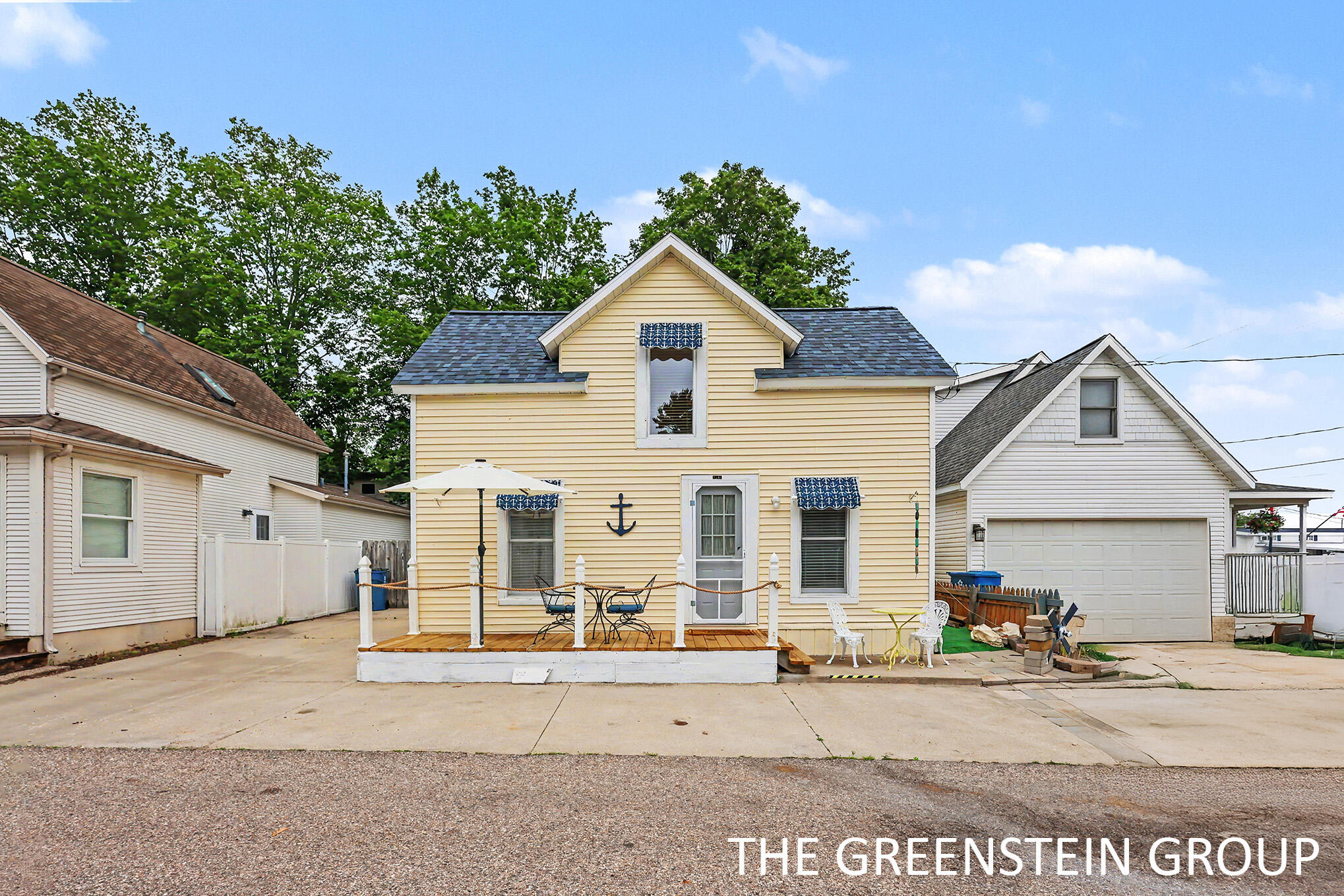 Holland MI, 2243 1ST Avenue