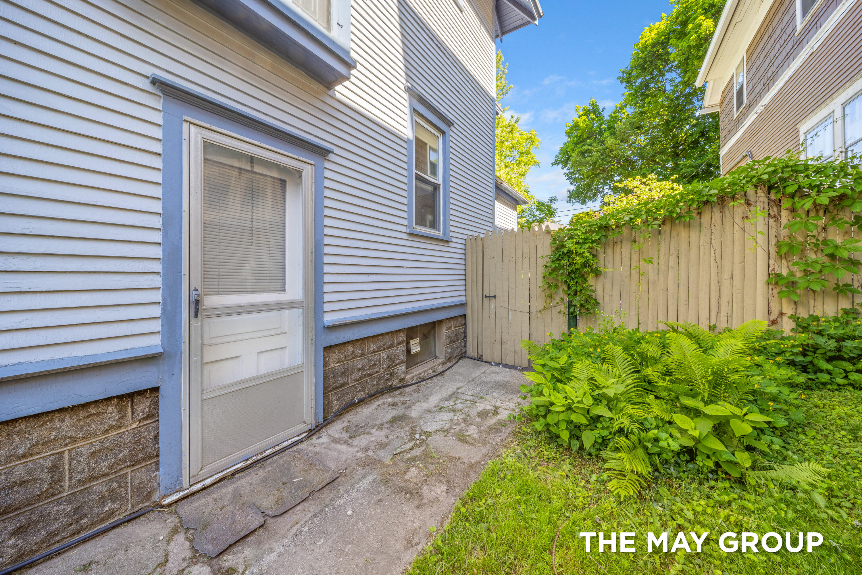 733 Lockwood Street NE Grand Rapids MI 49503