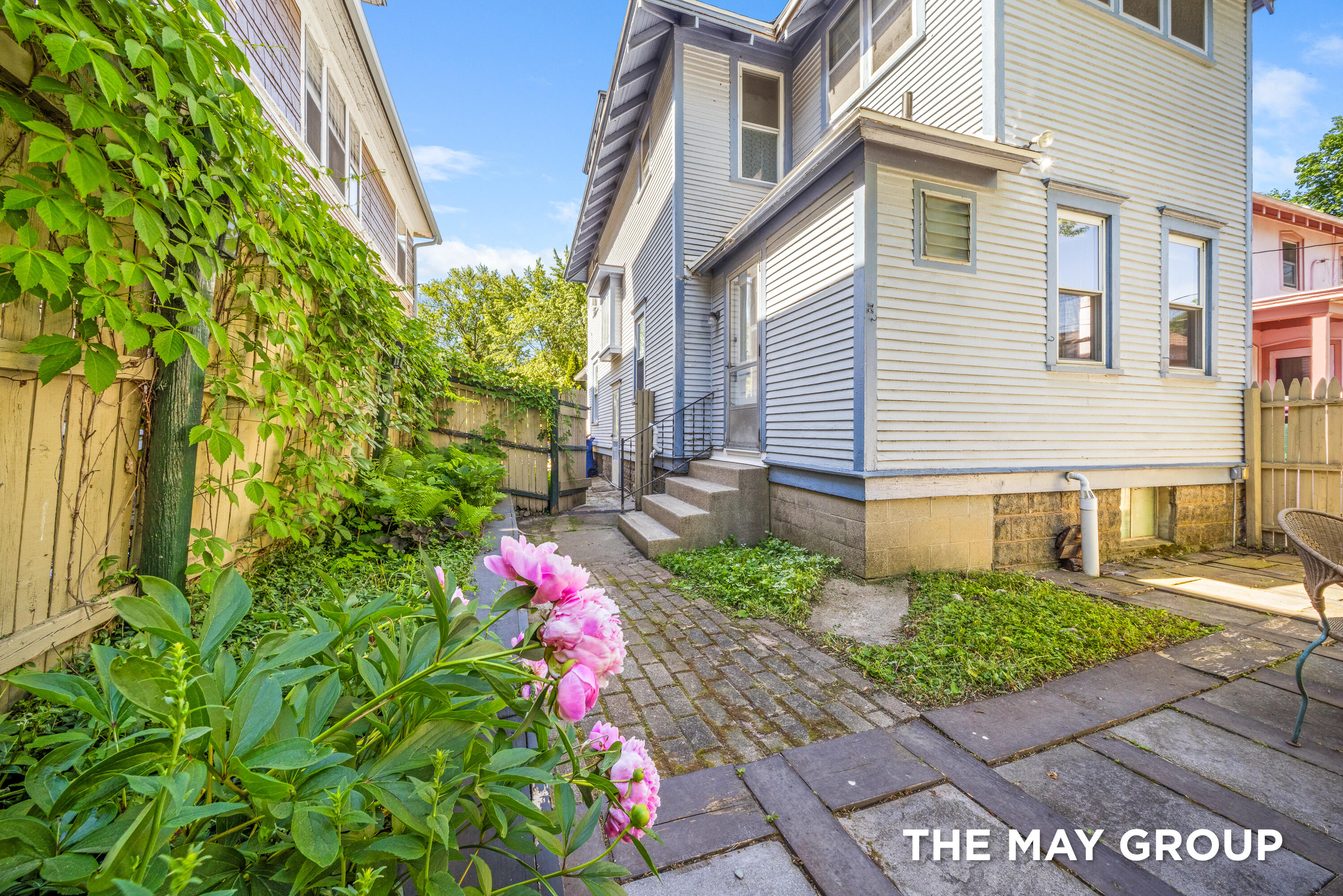 733 Lockwood Street NE Grand Rapids MI 49503
