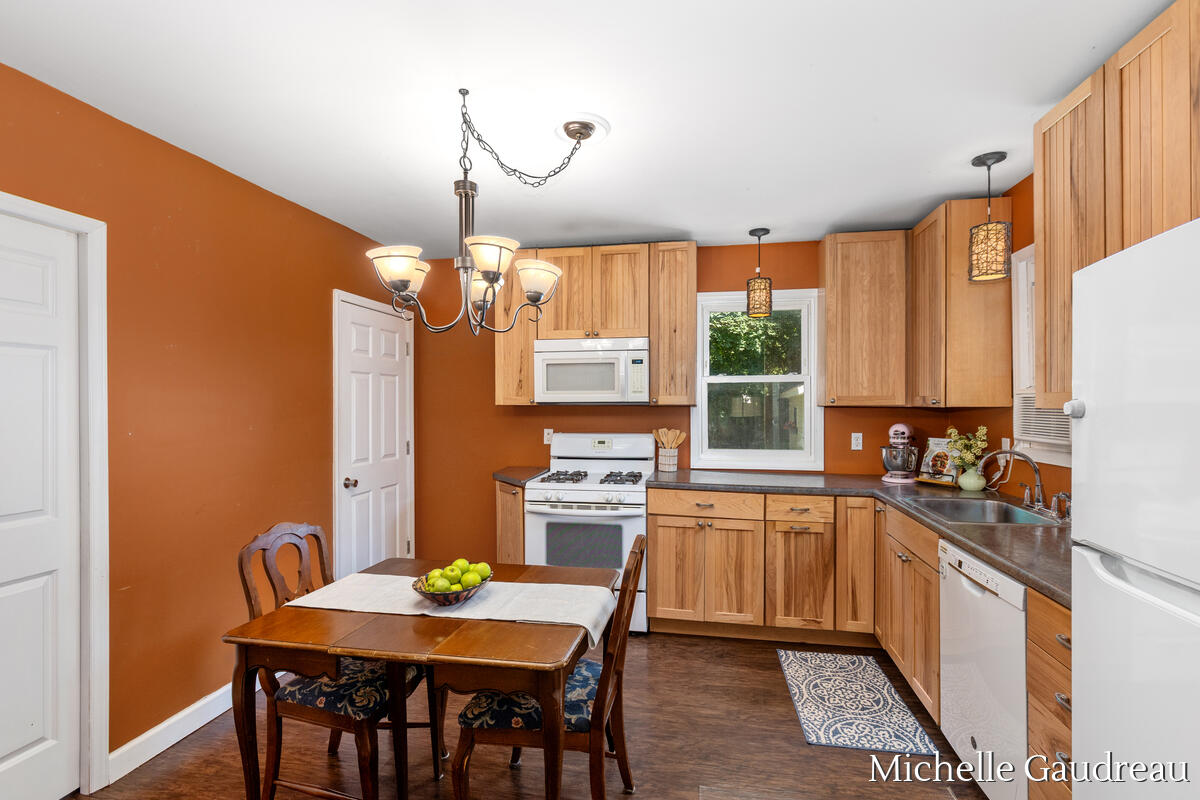 1318 Portland Avenue NE Grand Rapids MI 49505