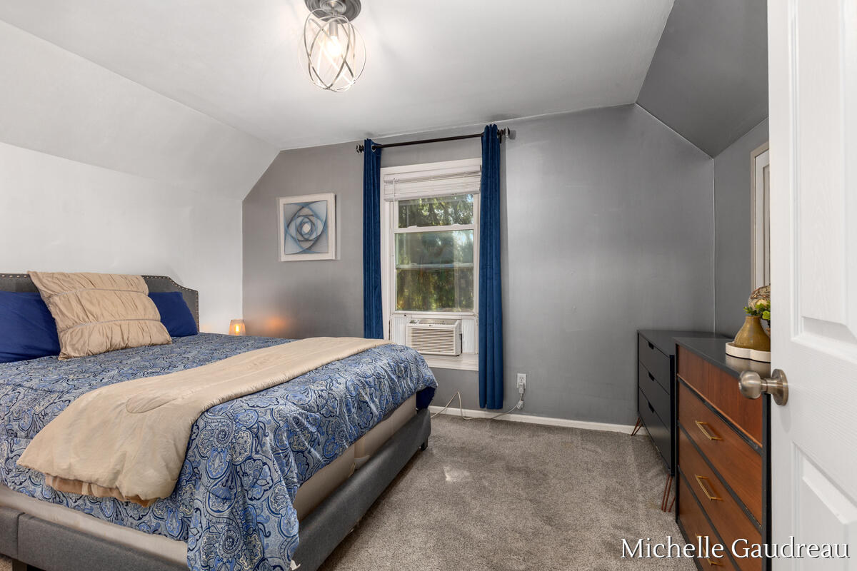 1318 Portland Avenue NE Grand Rapids MI 49505