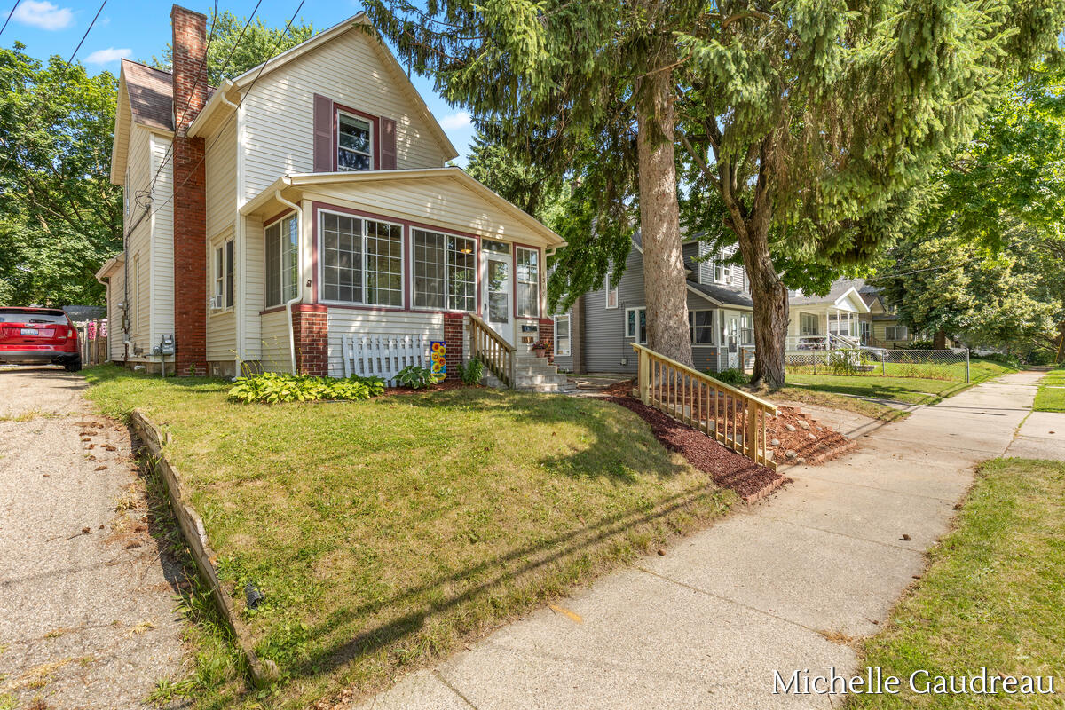 1318 Portland Avenue NE Grand Rapids MI 49505
