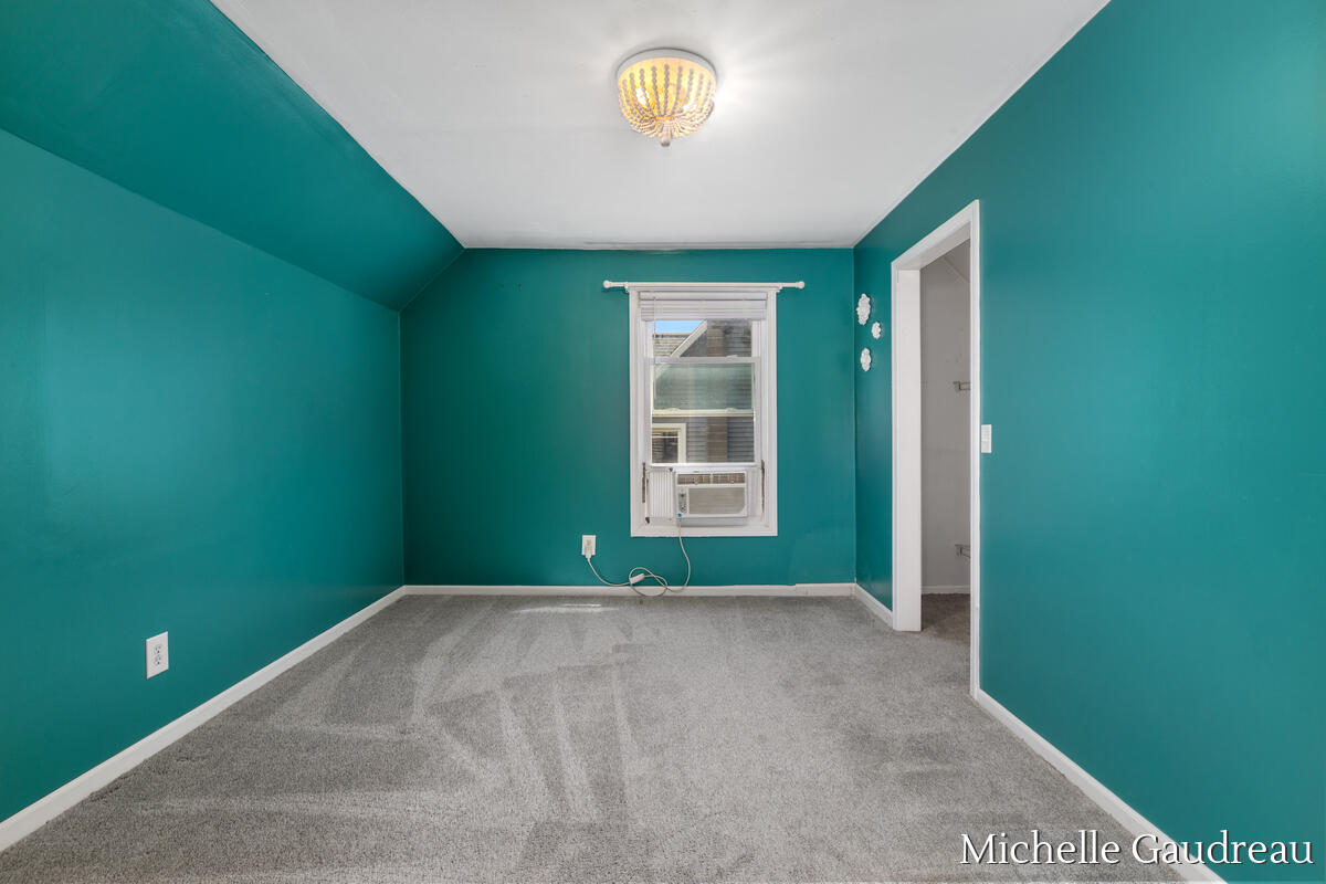 1318 Portland Avenue NE Grand Rapids MI 49505