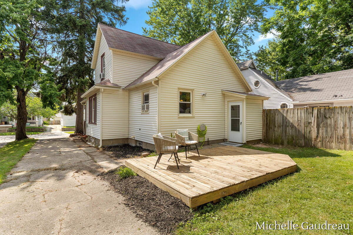 1318 Portland Avenue NE Grand Rapids MI 49505