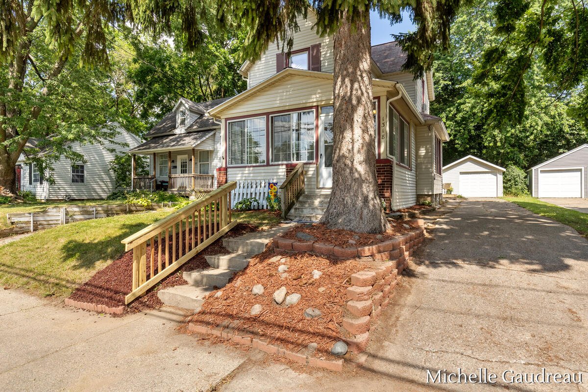 1318 Portland Avenue NE Grand Rapids MI 49505