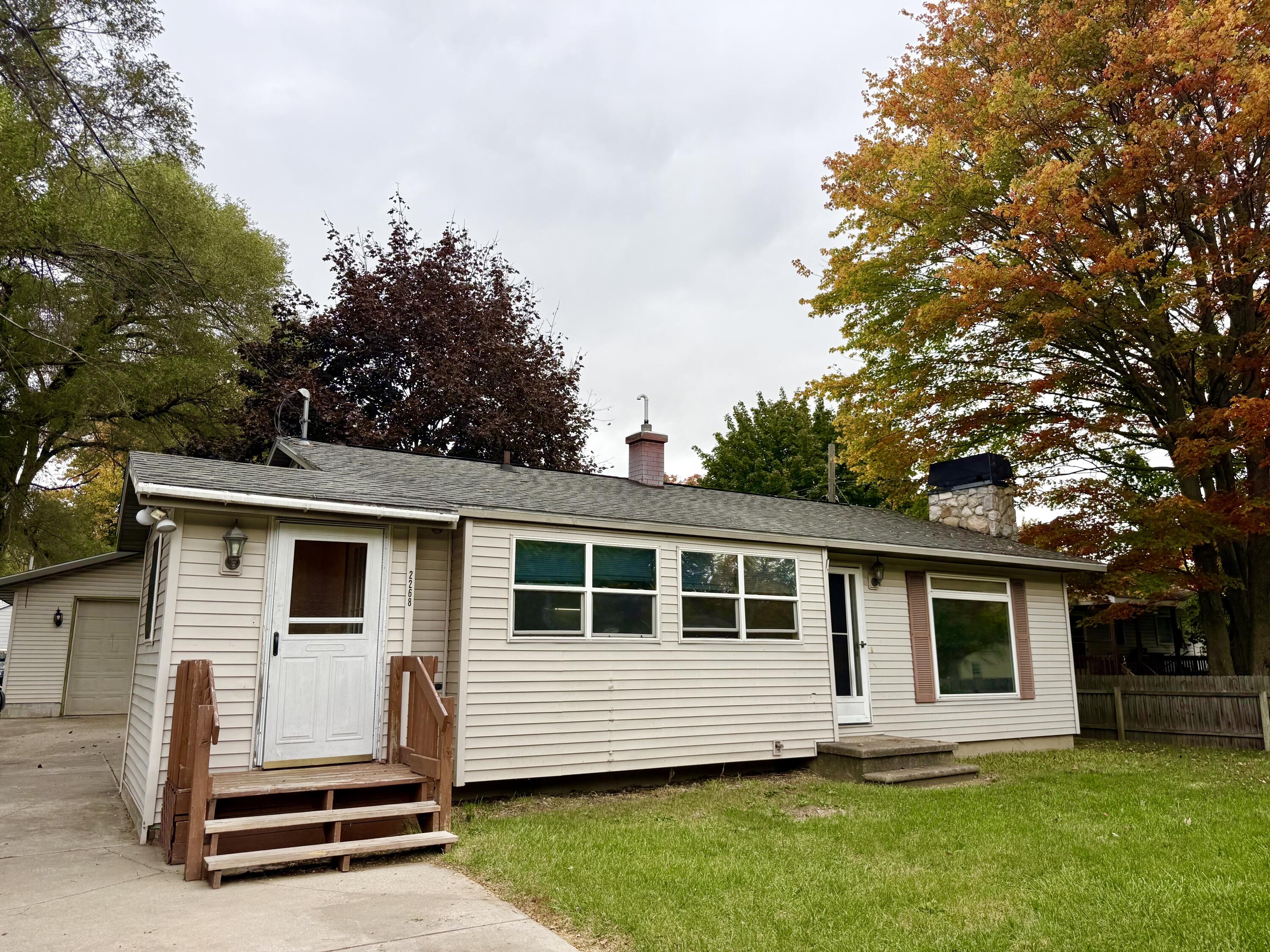 2268 Oak Park Drive Muskegon MI 49442