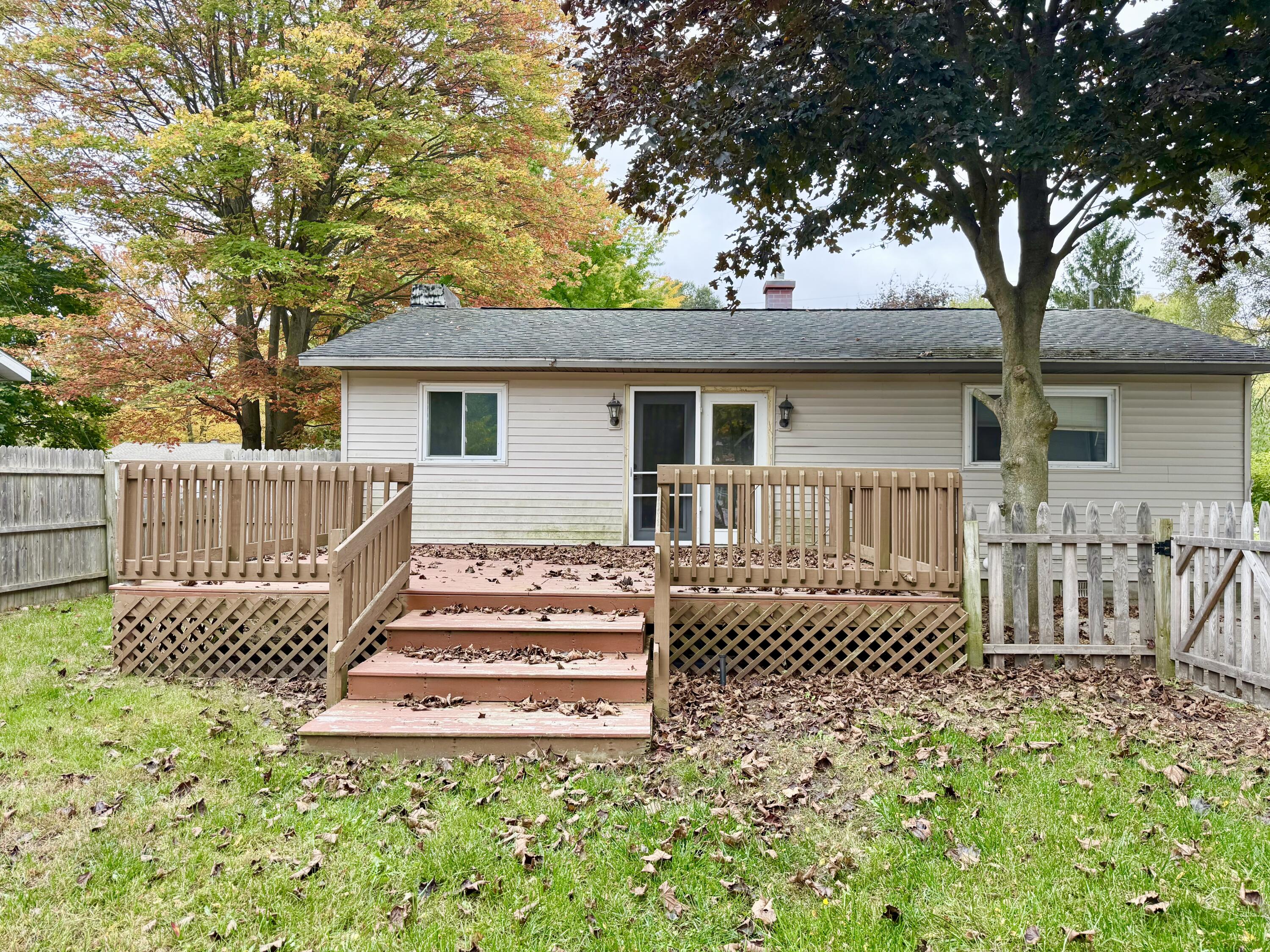 2268 Oak Park Drive Muskegon MI 49442