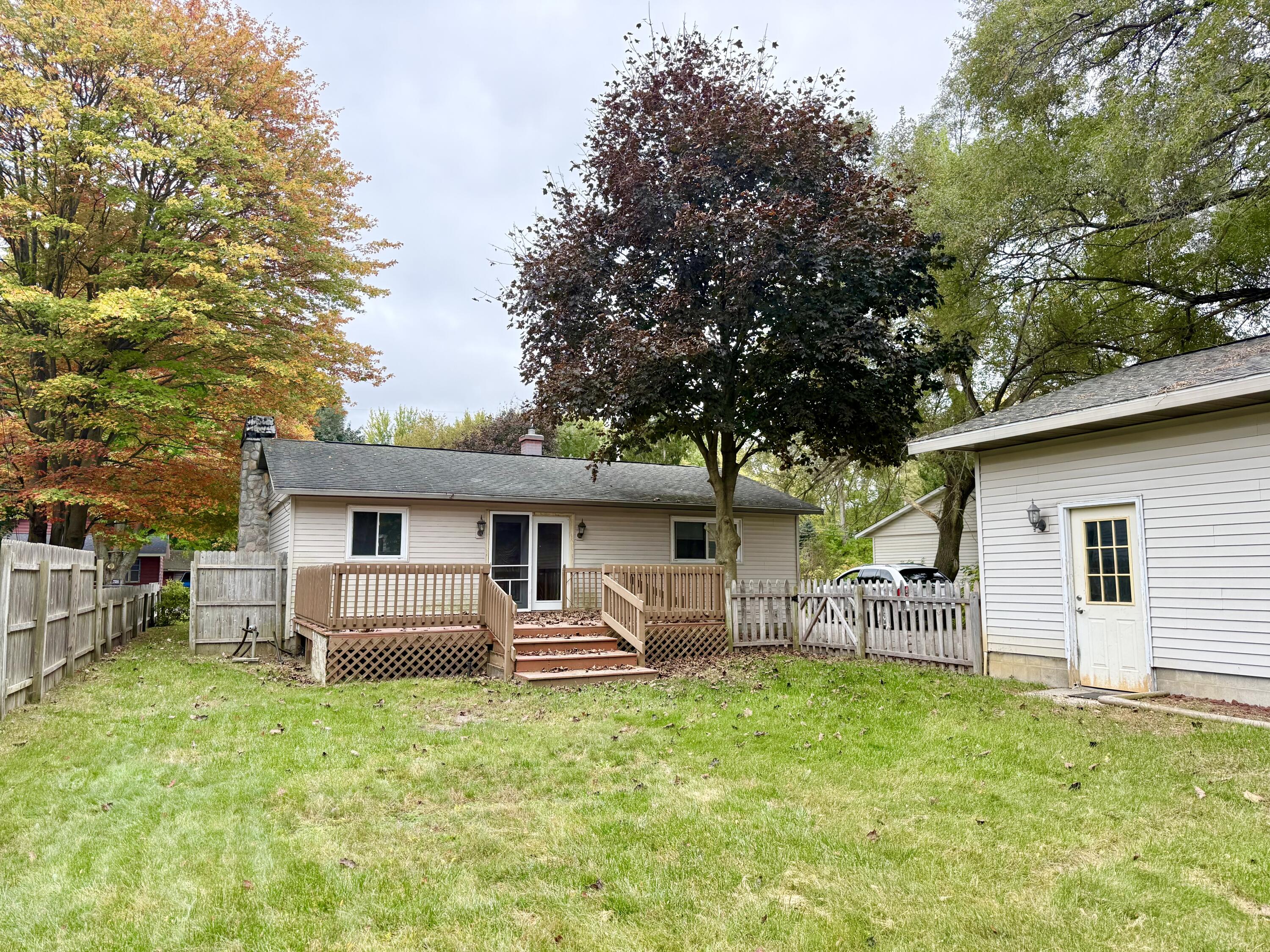 2268 Oak Park Drive Muskegon MI 49442