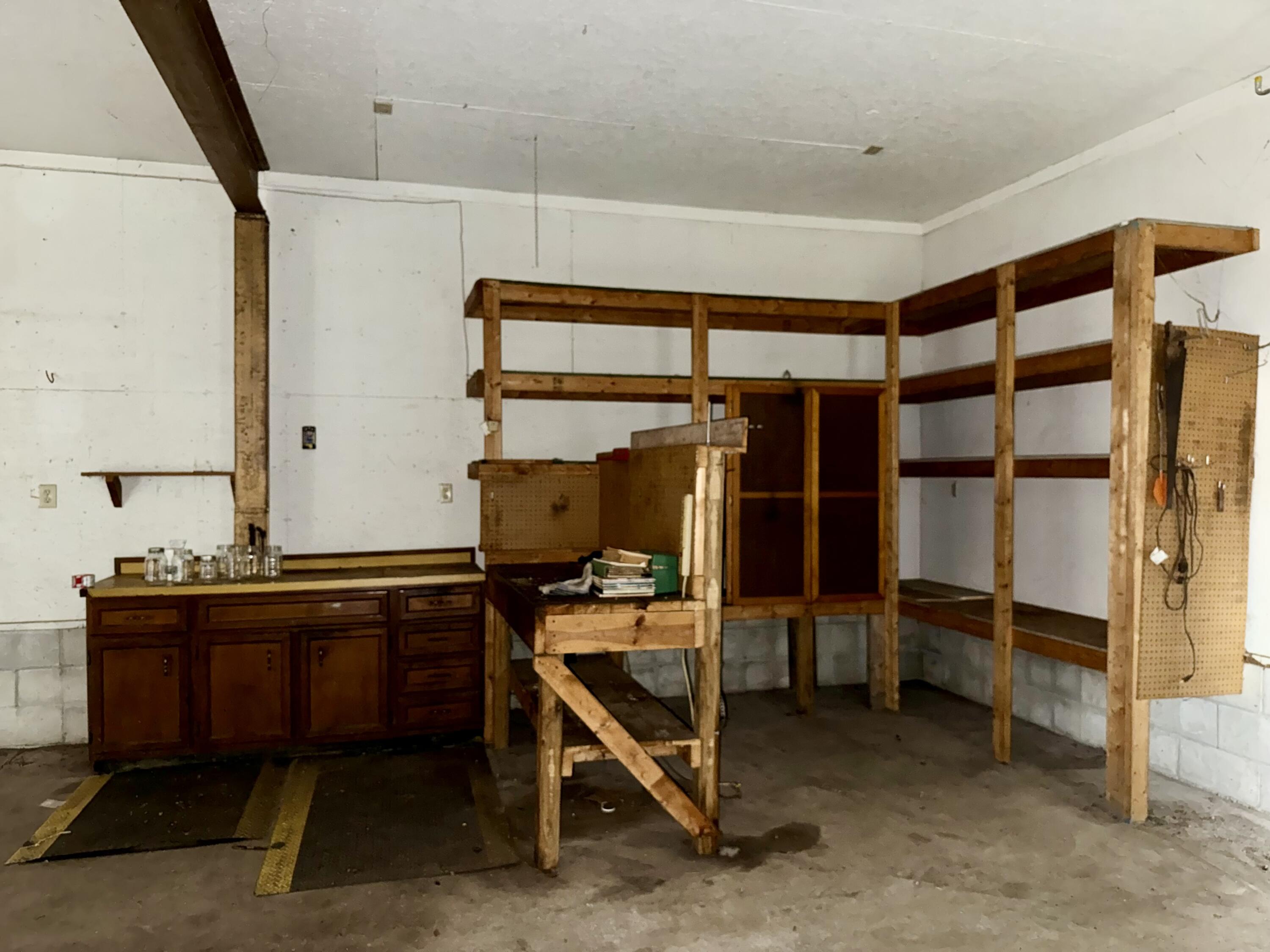 2268 Oak Park Drive Muskegon MI 49442