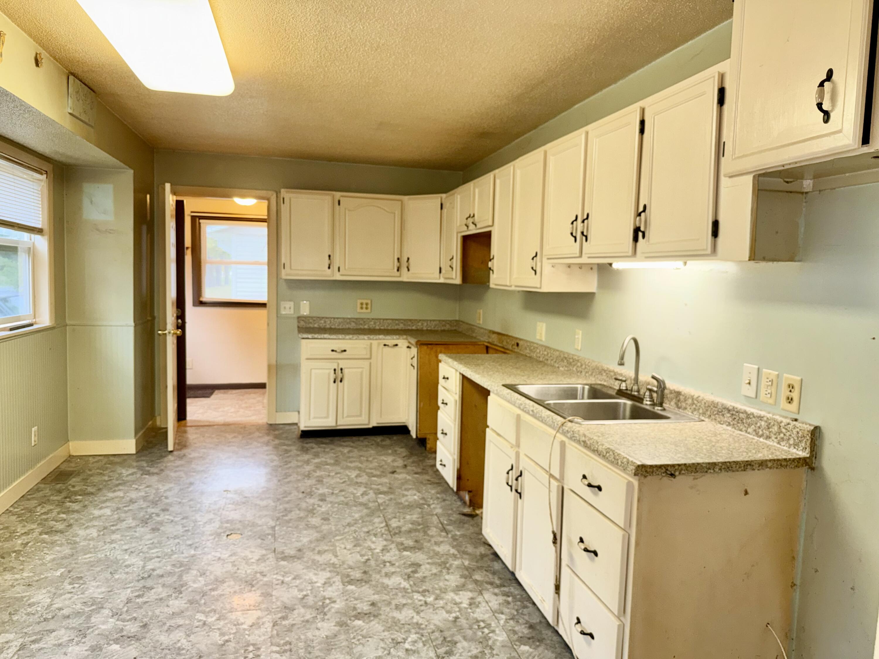 2268 Oak Park Drive Muskegon MI 49442