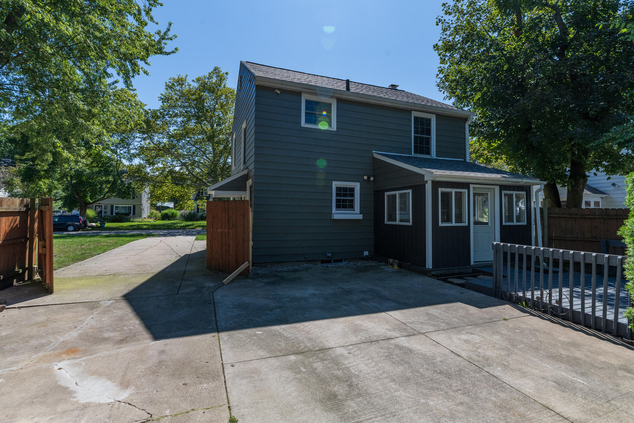 1423 Sheridan Drive Kalamazoo MI 49001