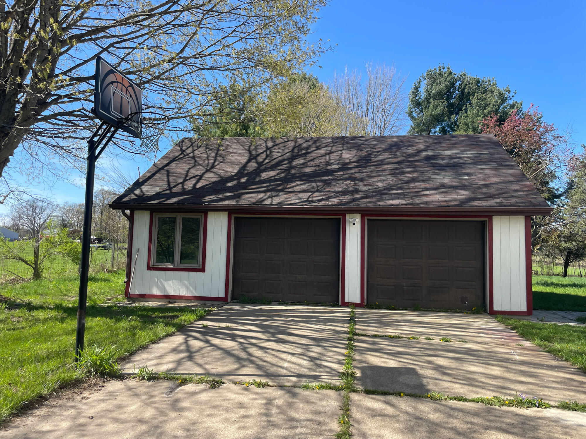 4995 U.s. Highway 12 Buchanan MI 49107