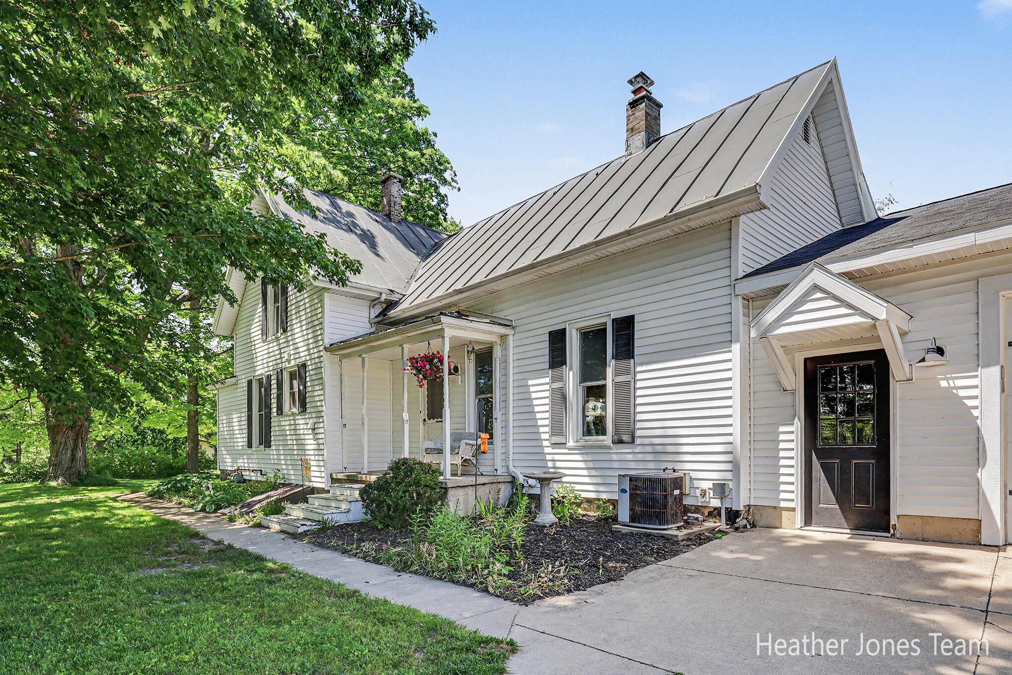 8960 Myers Lake Avenue NE Rockford MI 49341