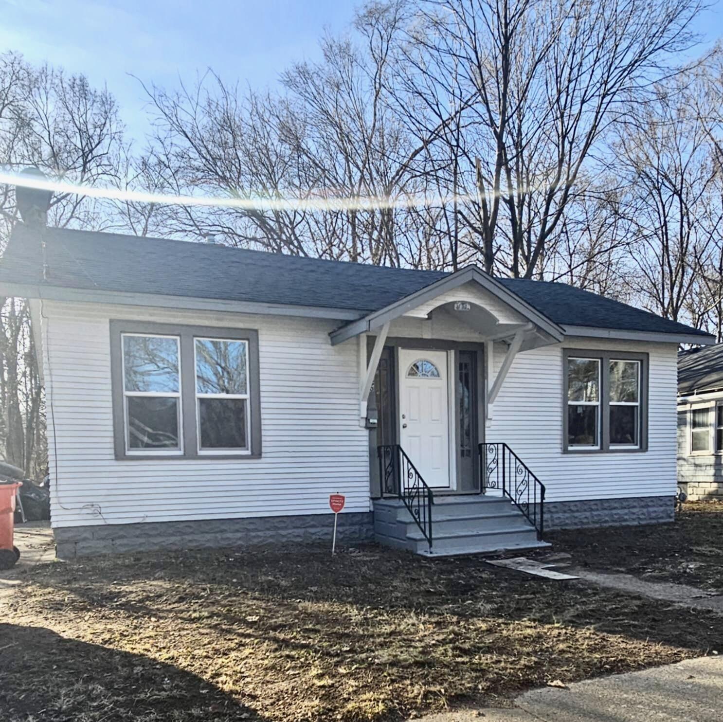 1156 Mc Alister Avenue Benton Harbor MI 49022
