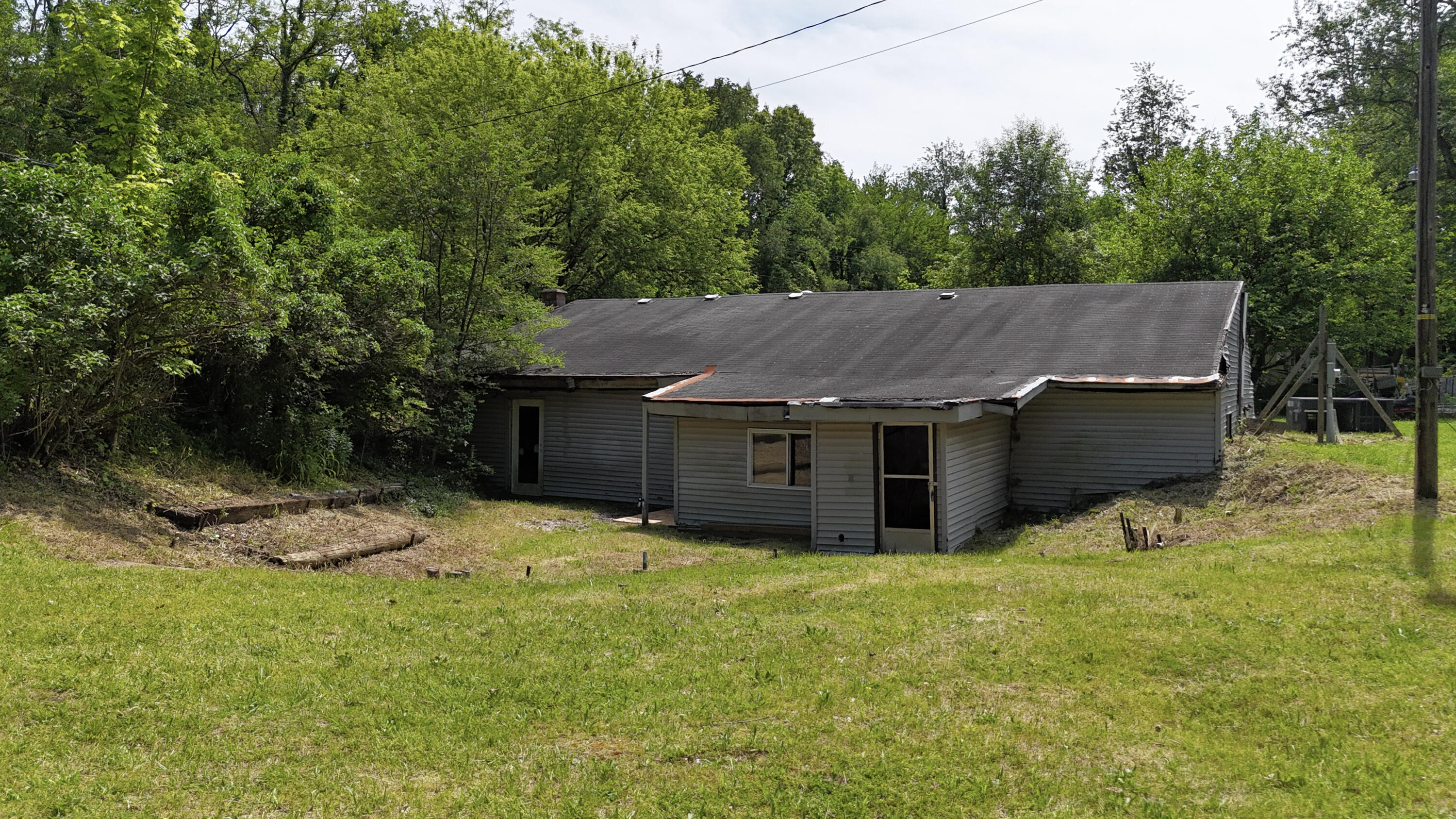 52682 Lindbergh Drive Dowagiac MI 49047