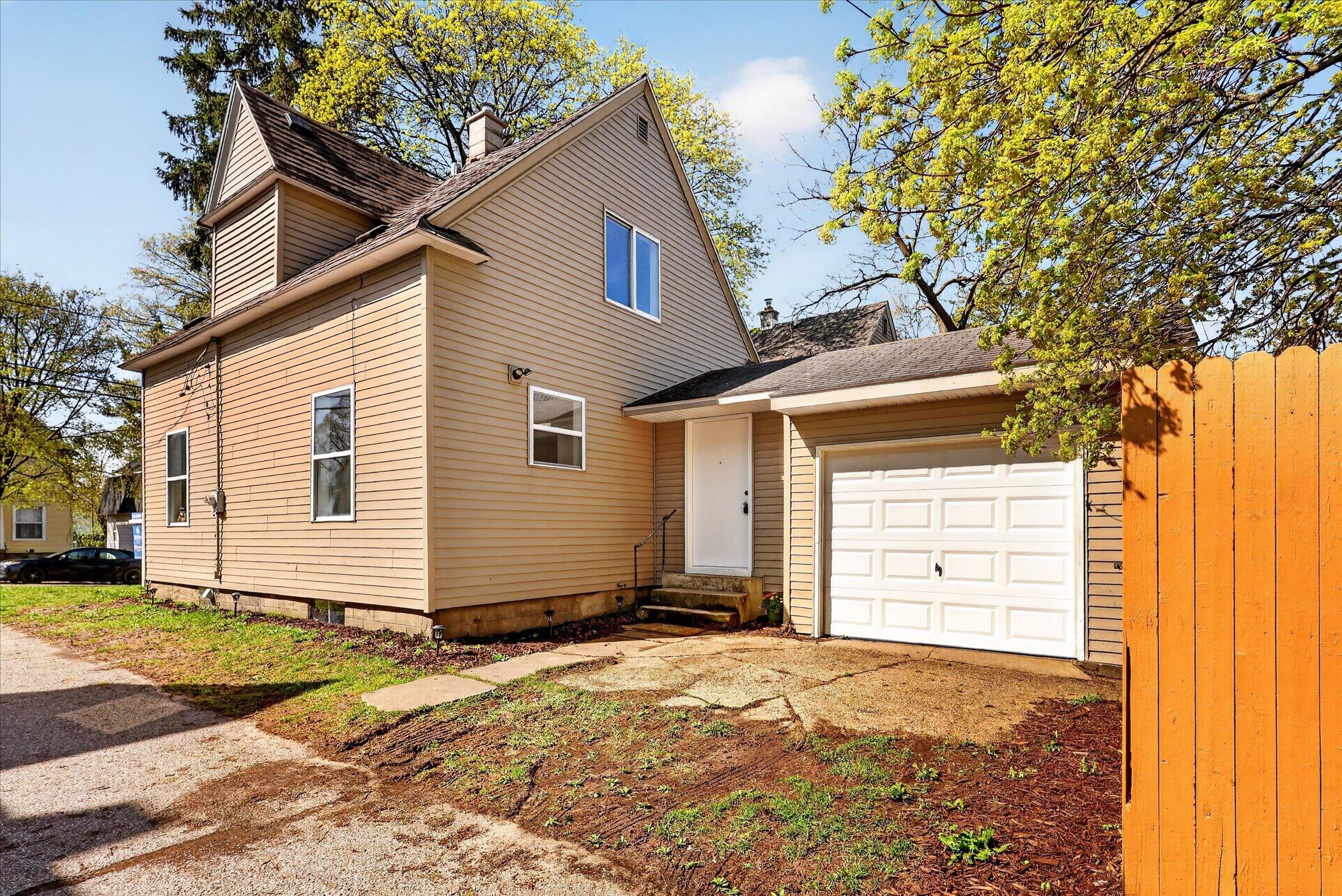 25 Palmer Street NW Grand Rapids MI 49505