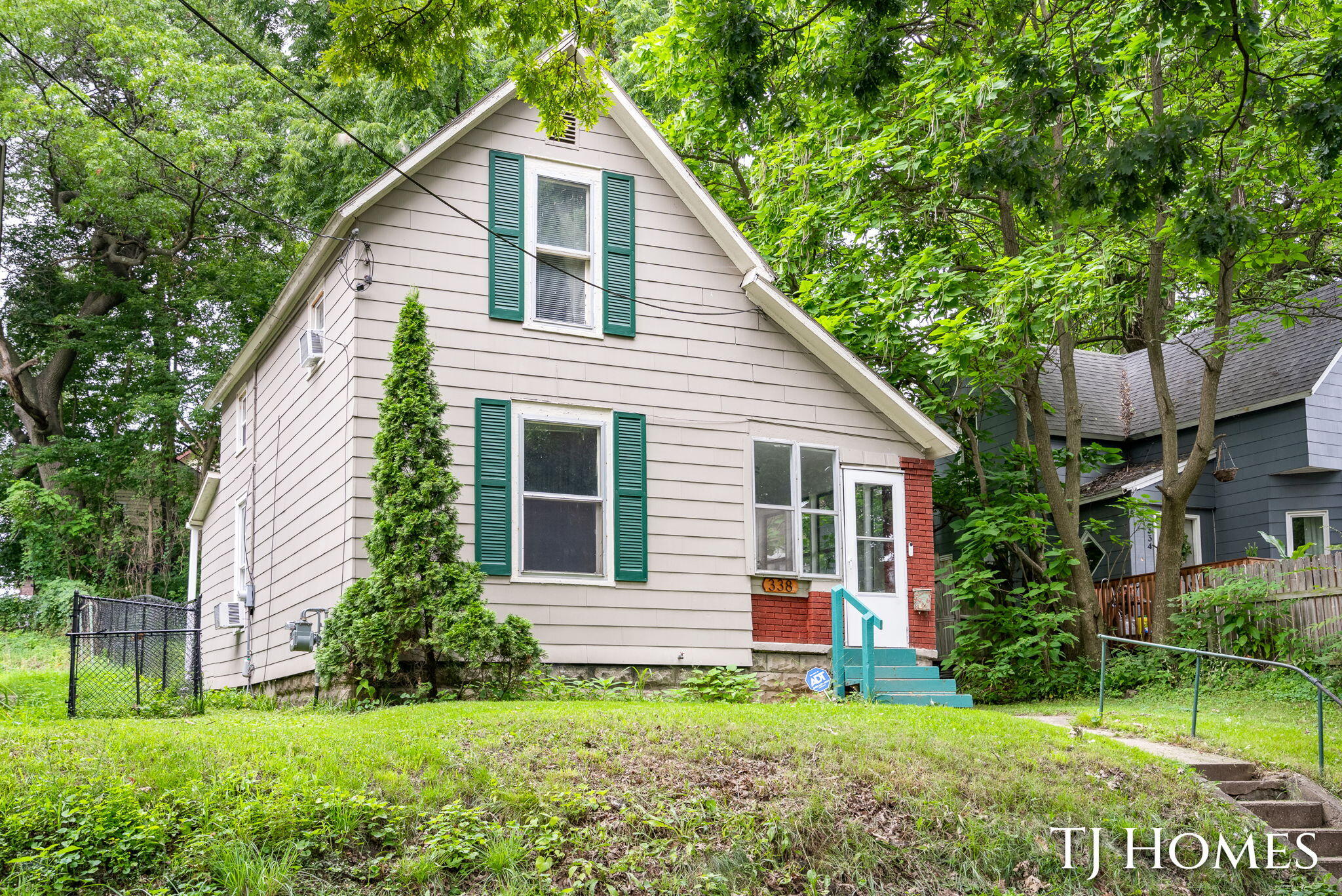 338 Hanover Street NE Grand Rapids MI 49505