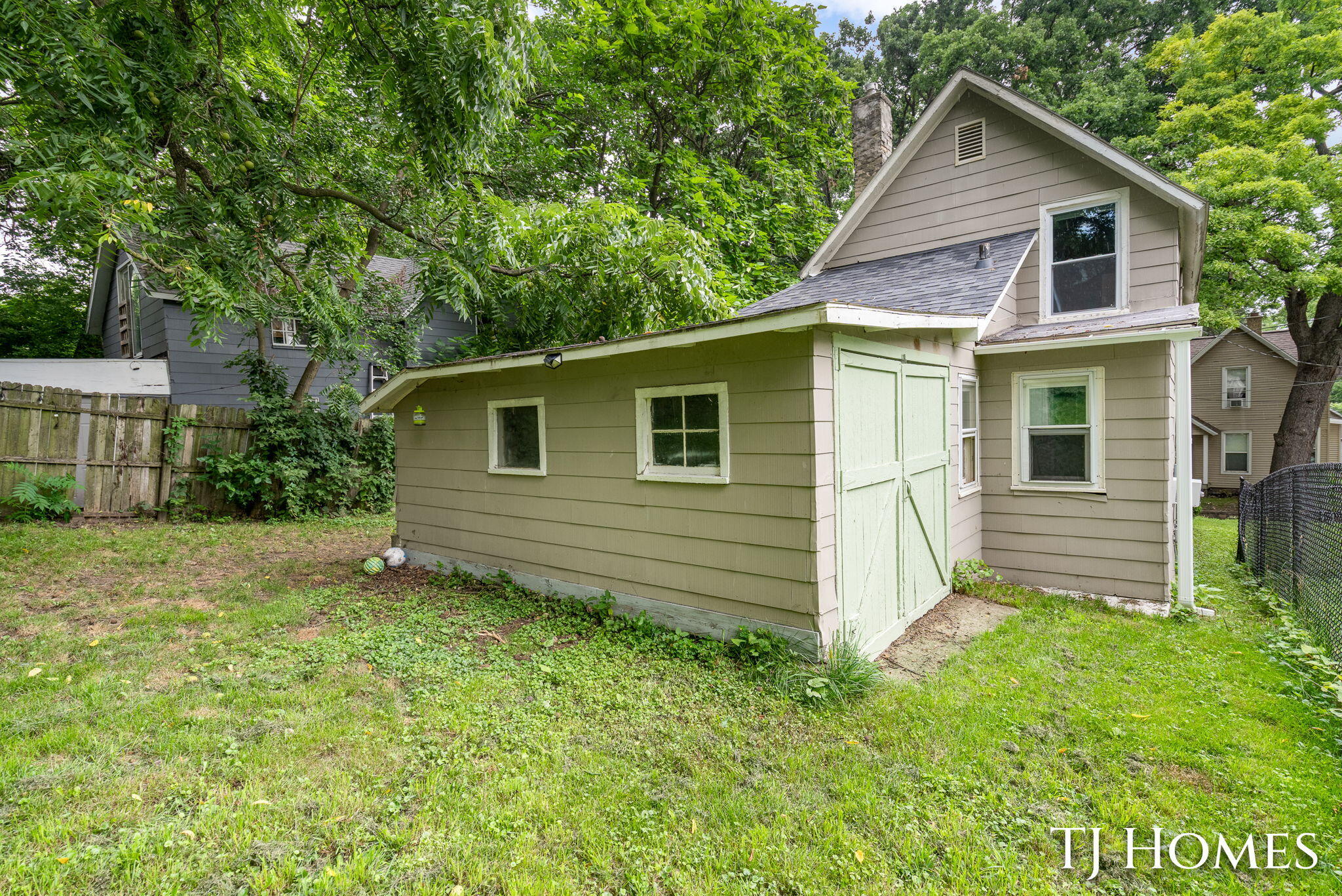 338 Hanover Street NE Grand Rapids MI 49505
