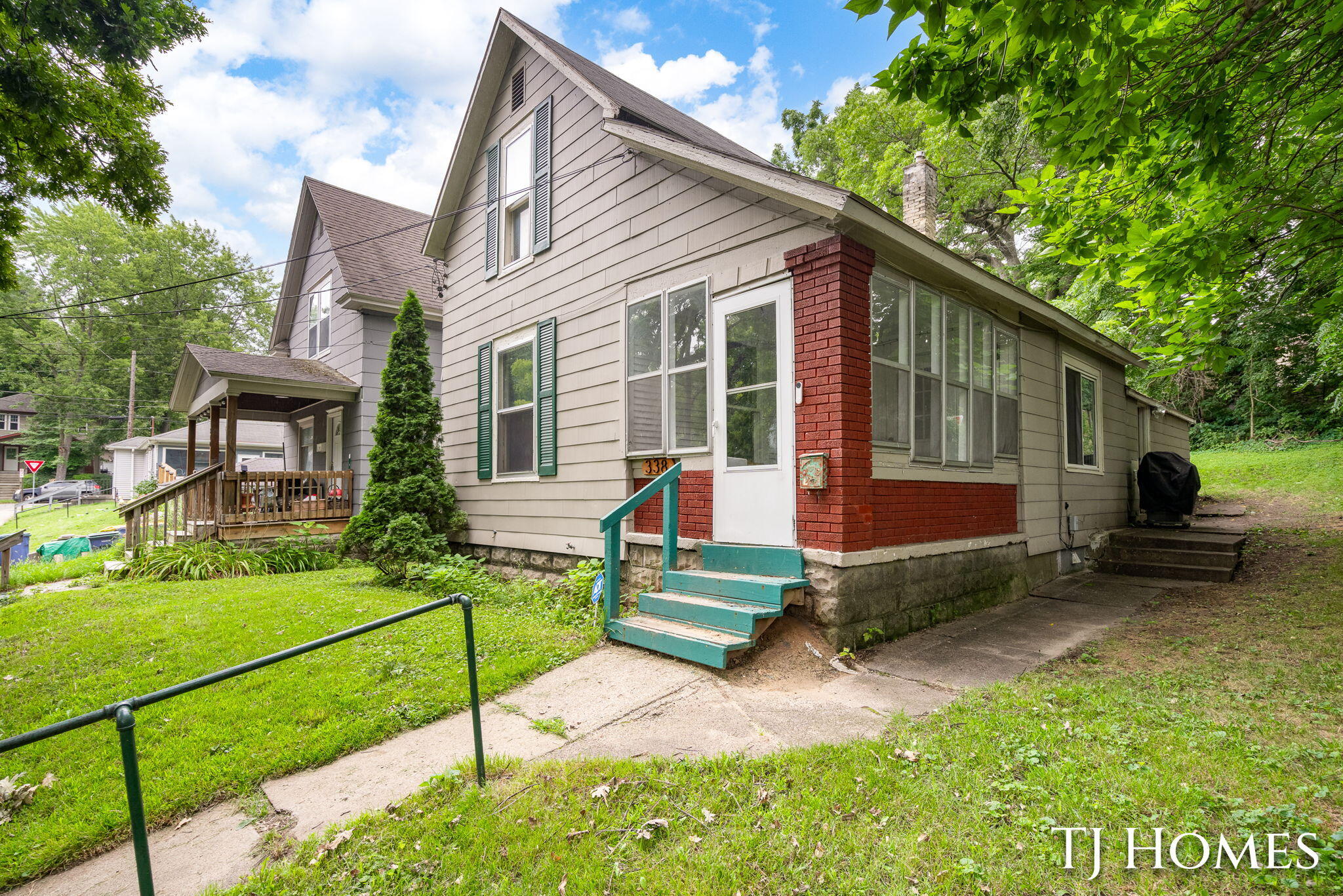 338 Hanover Street NE Grand Rapids MI 49505