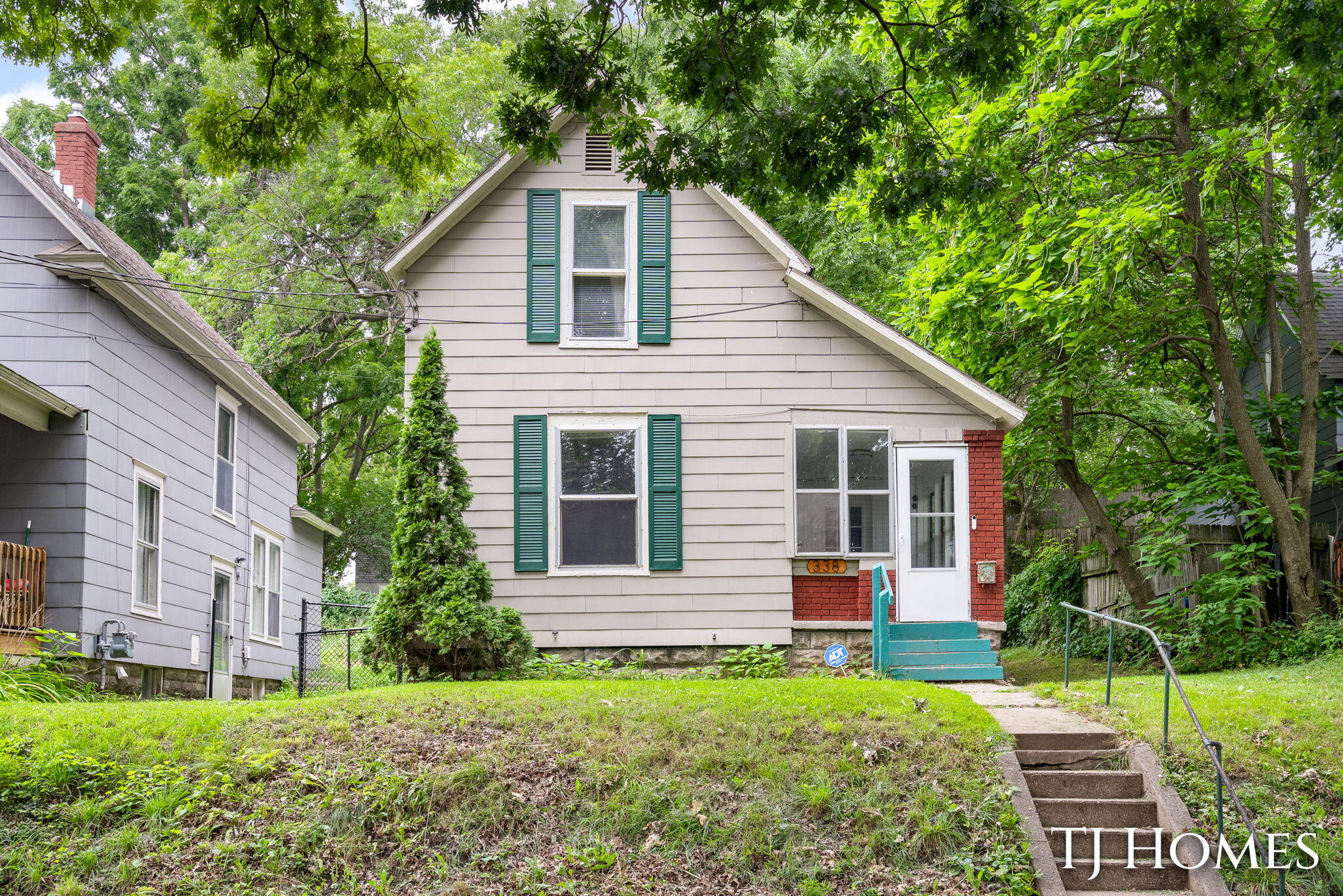 338 Hanover Street NE Grand Rapids MI 49505