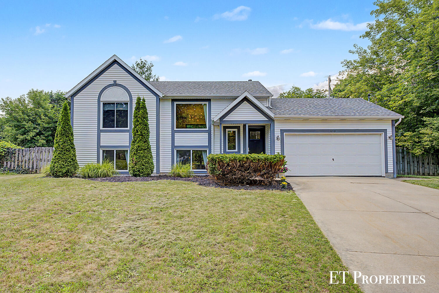 1210 Palmer Court NE Grand Rapids MI 49505