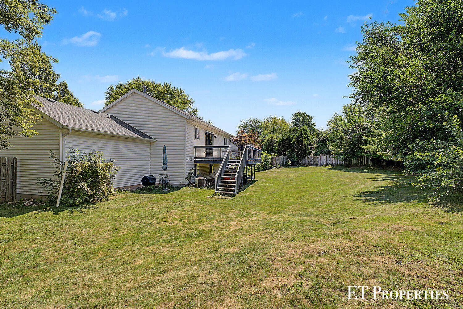 1210 Palmer Court NE Grand Rapids MI 49505