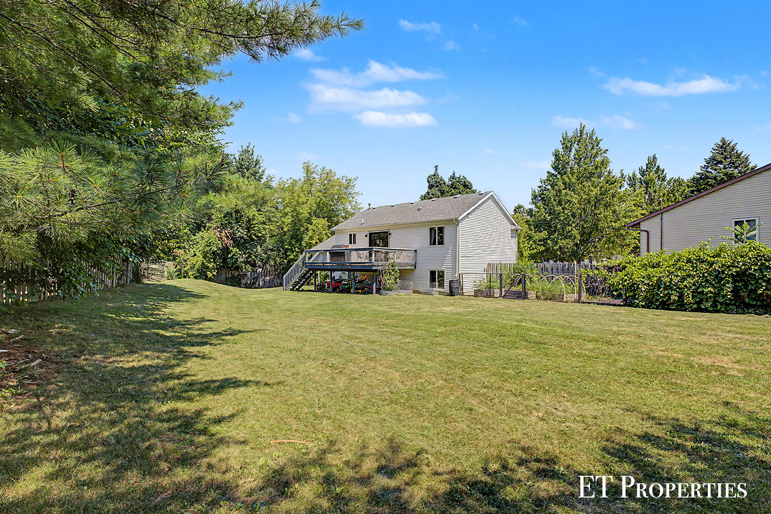 1210 Palmer Court NE Grand Rapids MI 49505