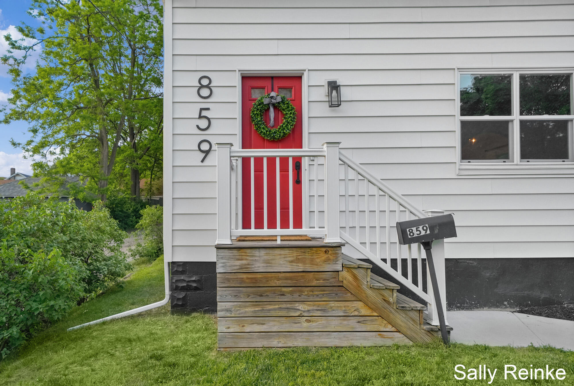 859 Flat Street NE Grand Rapids MI 49503